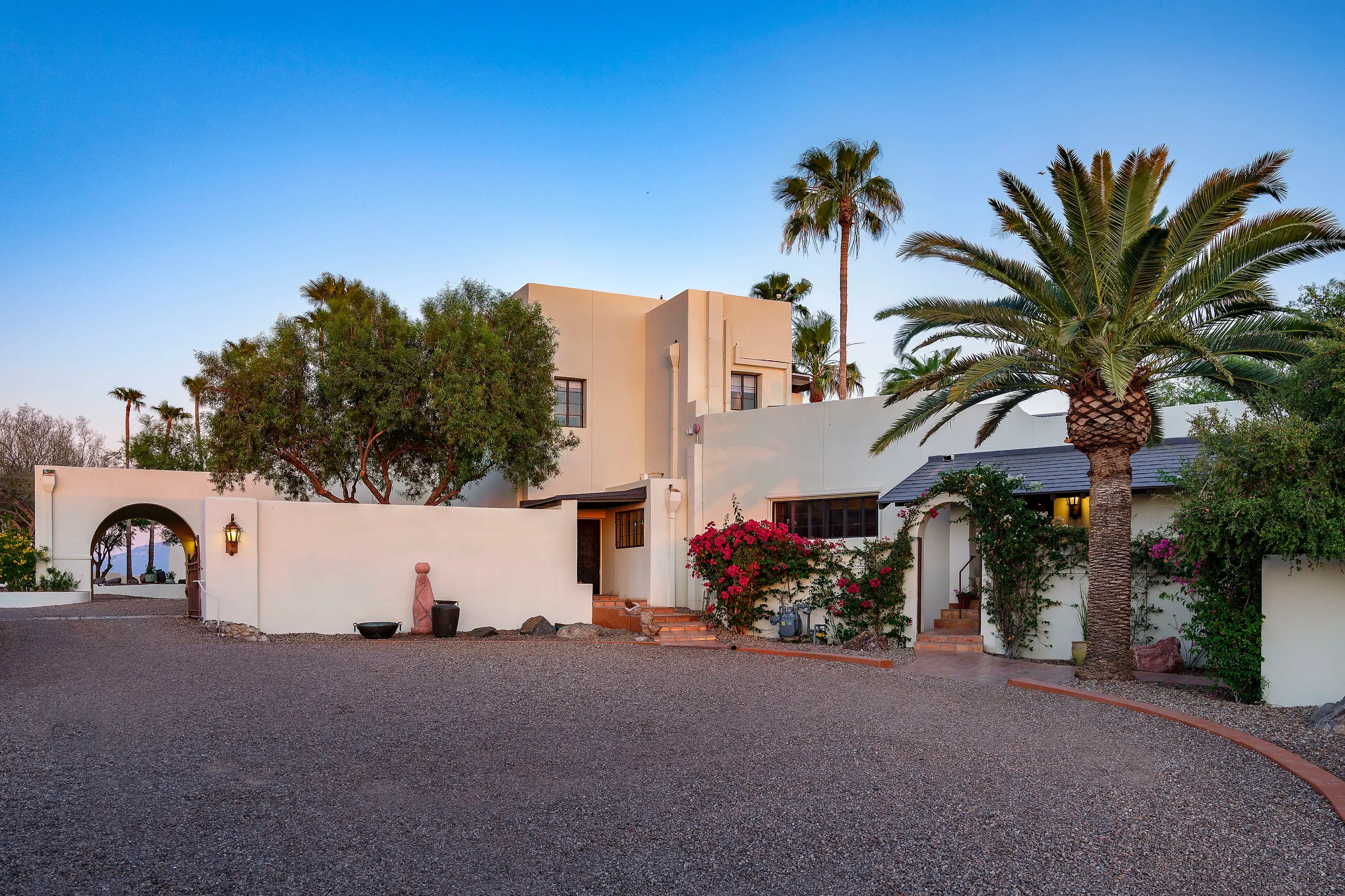 5201 North Hacienda Del Sol Road, Tucson, Arizona 85718 - Eleven_Arches_04_f9jrzi