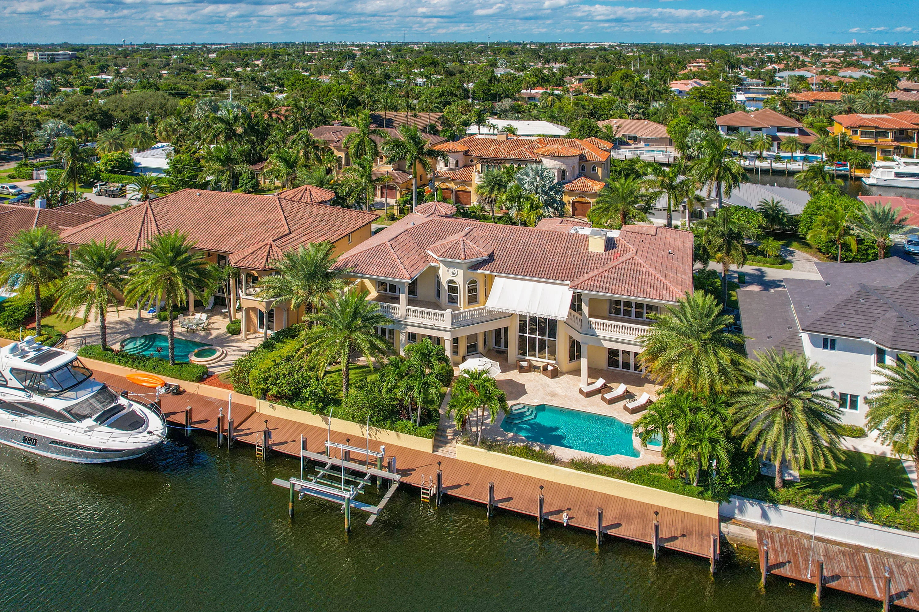 2250 NE 26th Street, Fort Lauderdale Area, Florida 33064 - 2250-ne-26th-street-lighthouse-point-florida01_wgnpky