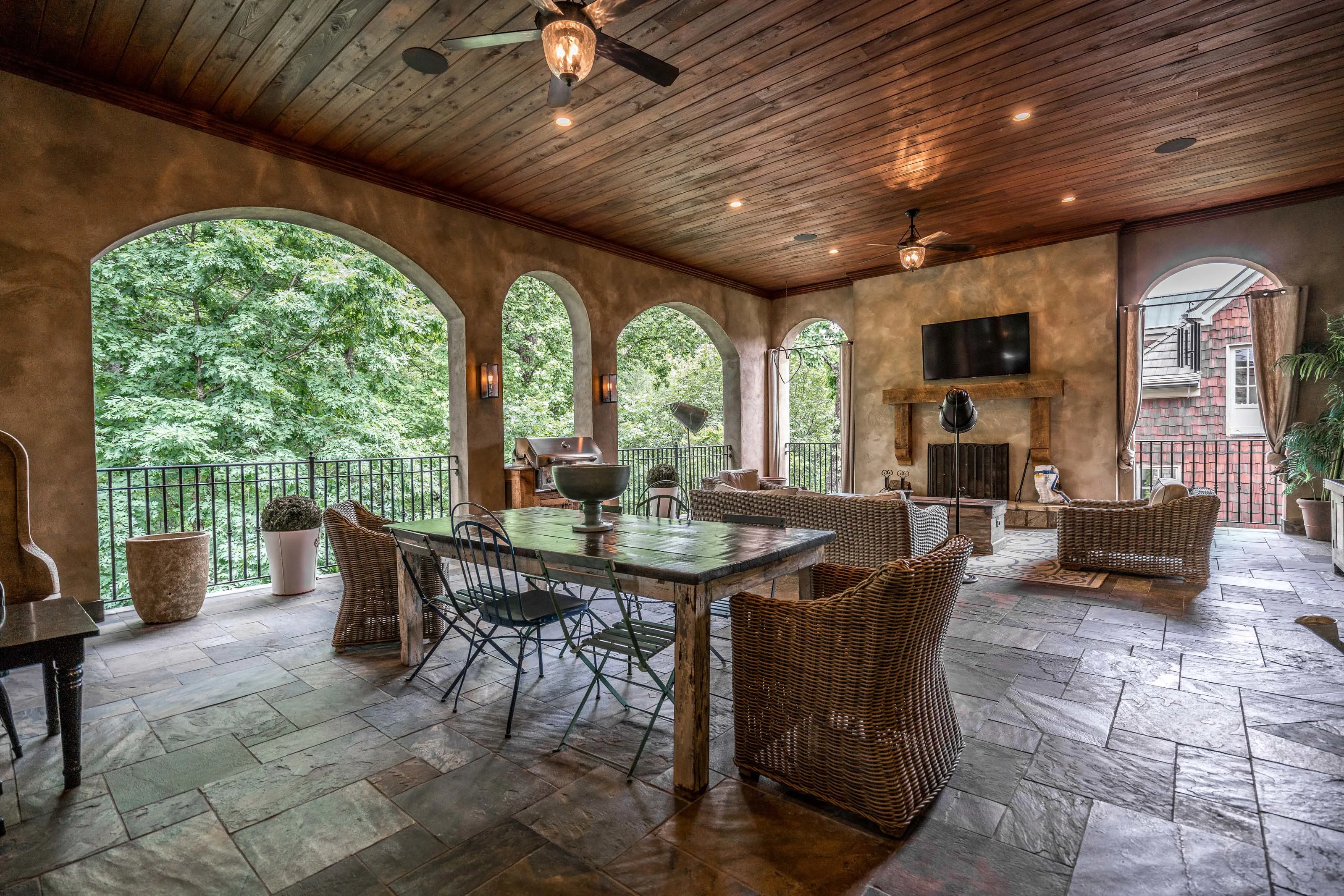 5635 Claire Rose Lane, Atlanta, Georgia 30327 - 5635-claire-rose-lane-atlanta-georgia54_fhucg6