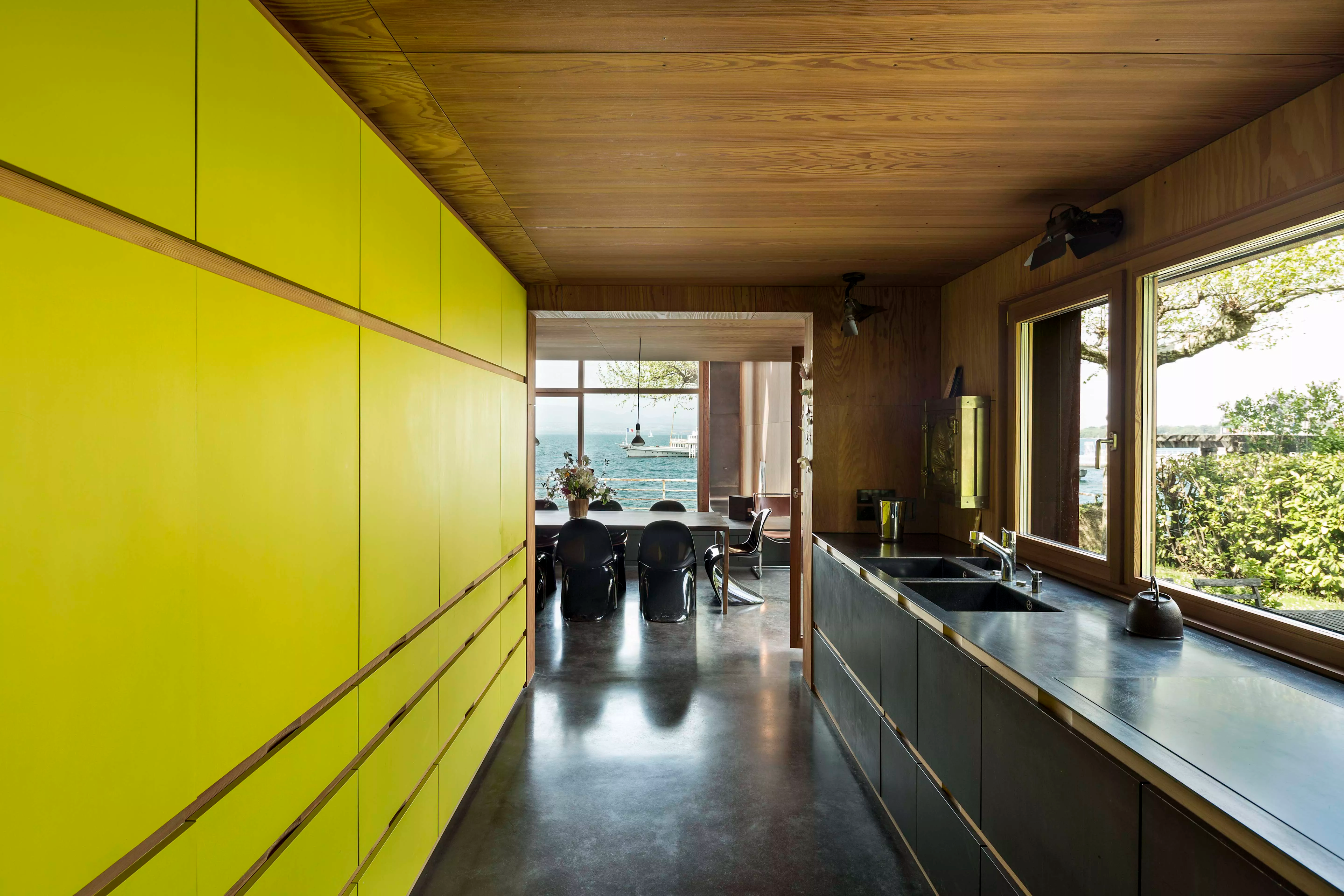 26, Avenue du General Leclerc, Near Evian, Auvergne-Rhône-Alpes 74200, France - casa-26-france13_rqwsec