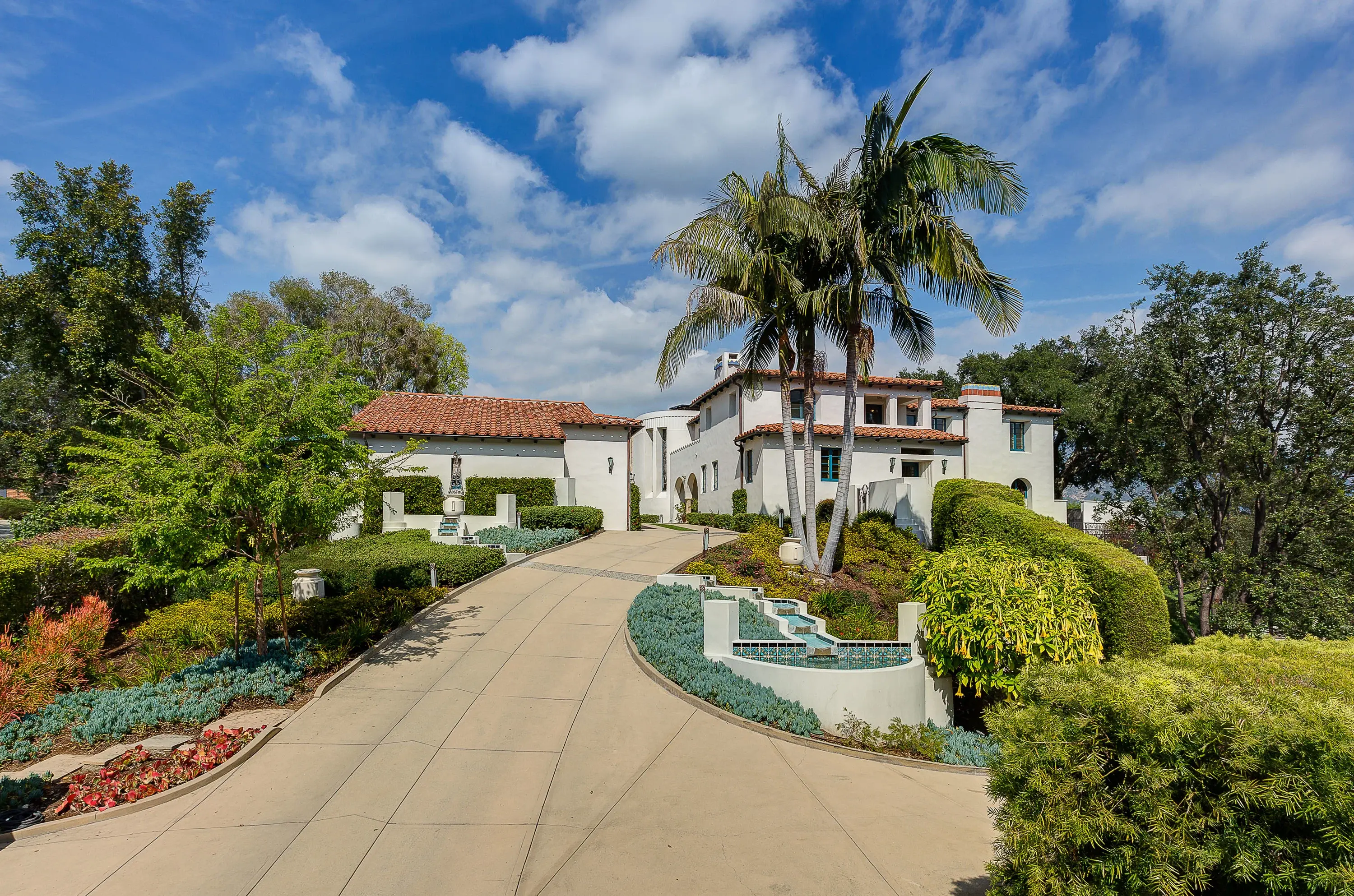 607 Foxwood Road, Pasadena, California  - 607-foxwood-road-la-canada-flintridge-california02_sxgjiz