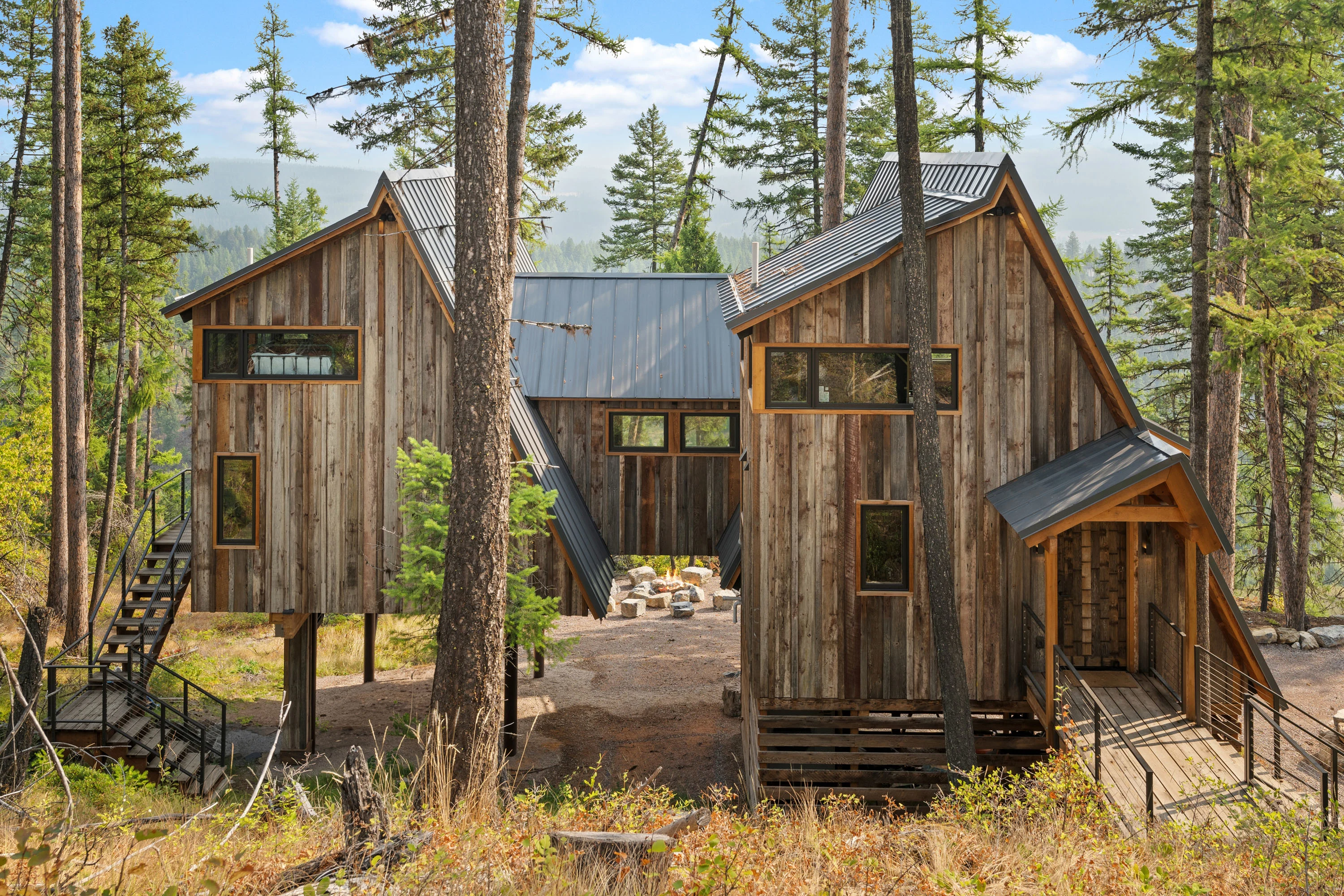 31 Forest Path Drive, Whitefish, Montana 59937 - On_The_Rocks_Treehouse_01_e2nct5
