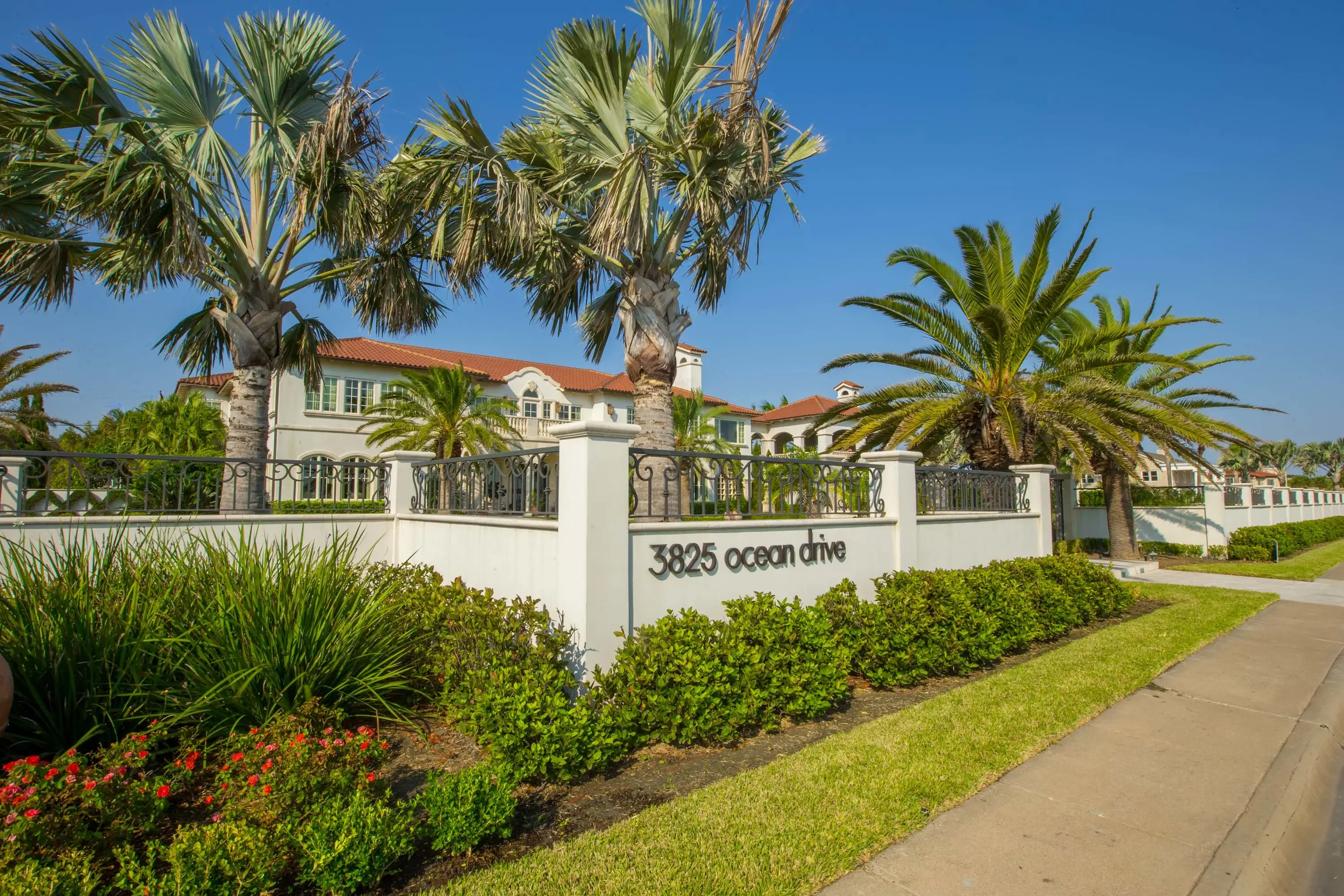  3825 Ocean Drive, Corpus Christi, Texas 78411 - 3825-ocean-drive02_dx95tt