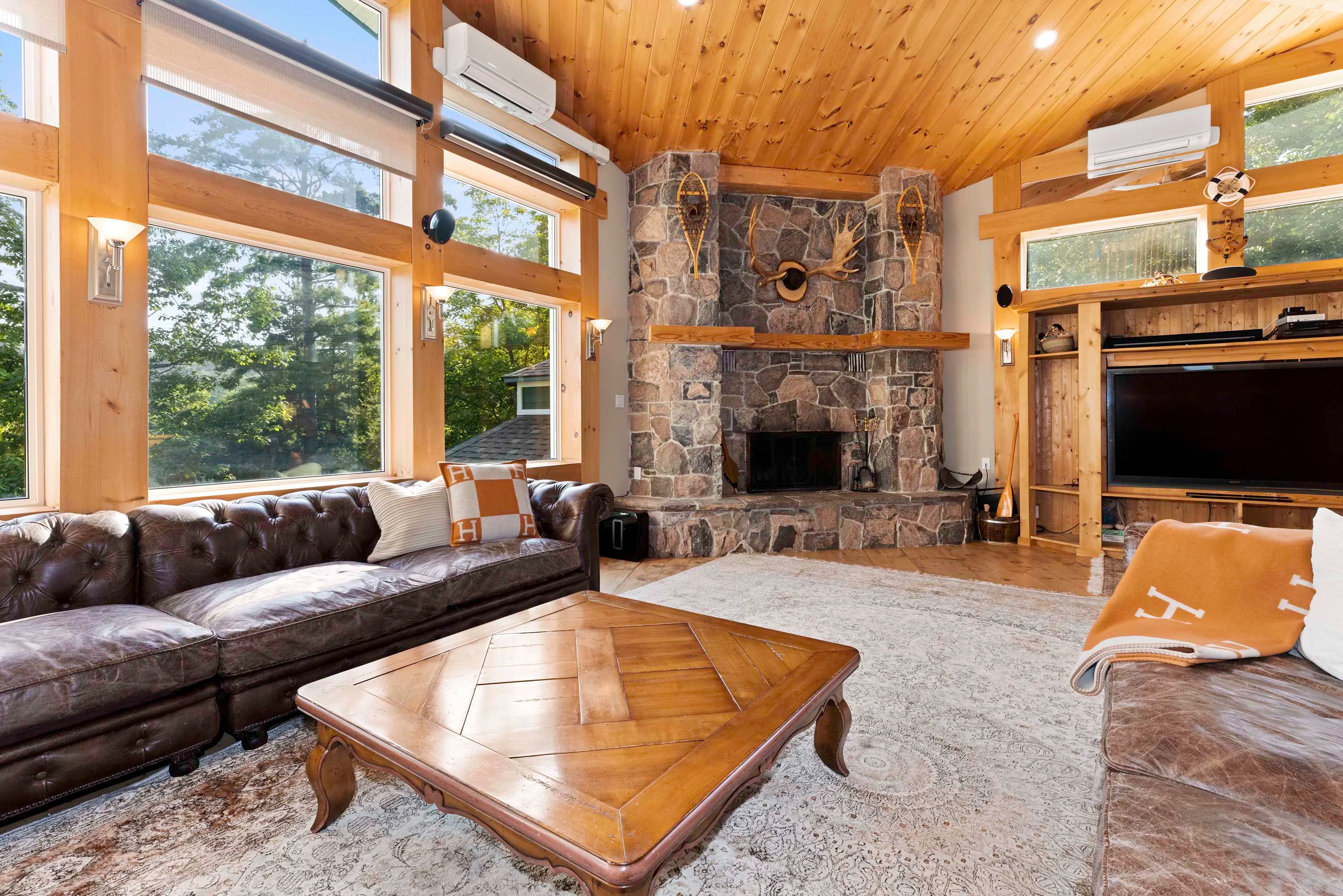 1080 Whitehead Road, Lake Muskoka, Gravenhurst, Ontario P1P 1V1, Canada - 10_-_1080_Whitehead_Farm_Rd-109_ibx4ng