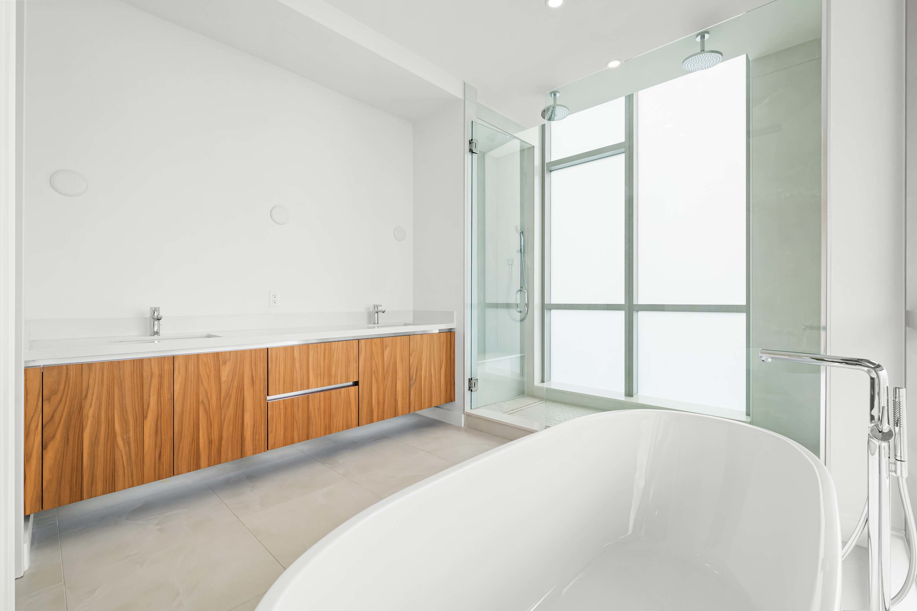 18 111 Golden Gate Point -Penthouse 701, Sarasota, FL 34236 - Luxury Real Estate - Concierge Auctions