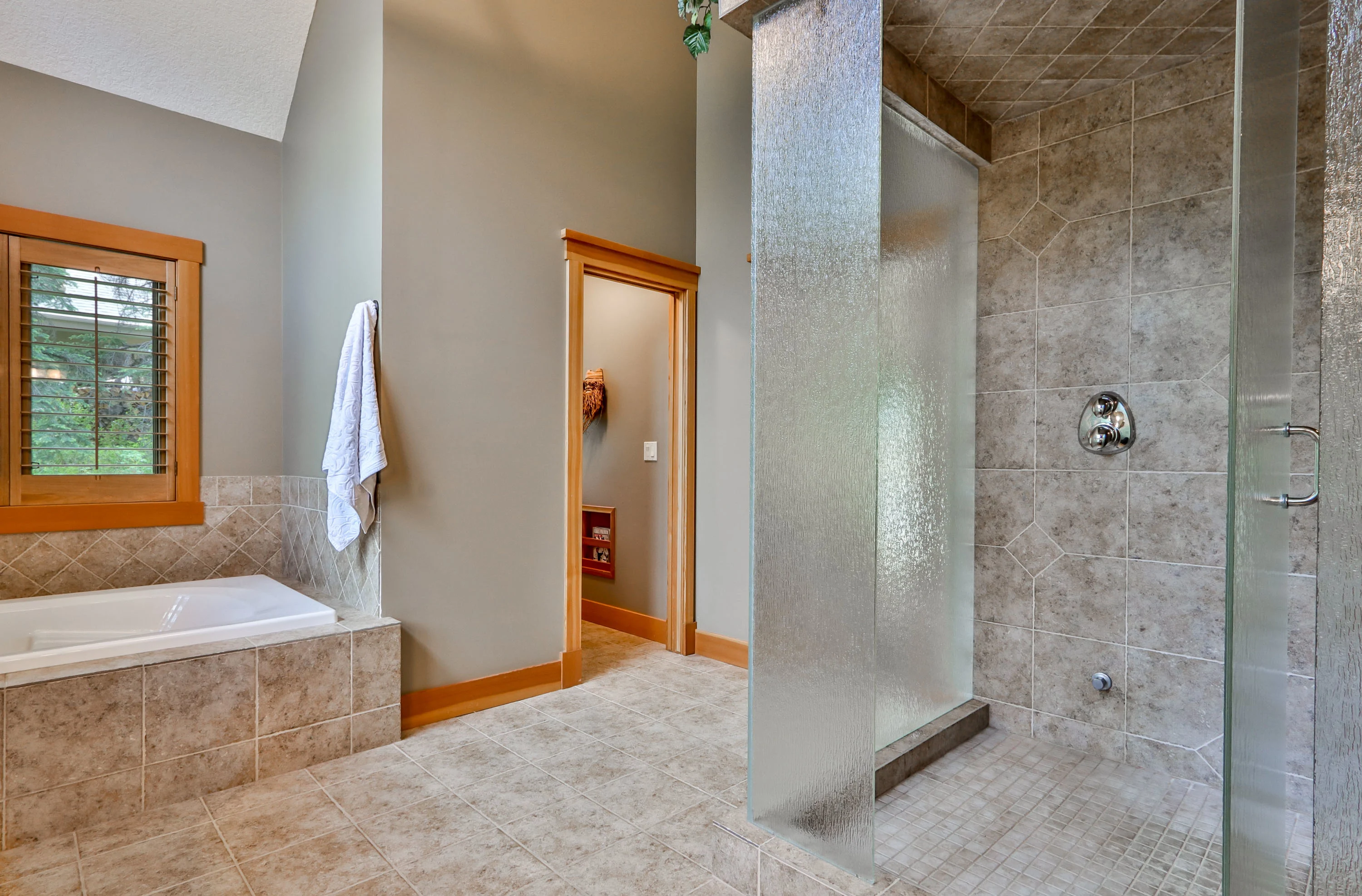251 Miskow Close, Canmore, Alberta T1W 3G7, Canada - 251-miskow-close-canmore-alberta-canada11_bse3pq