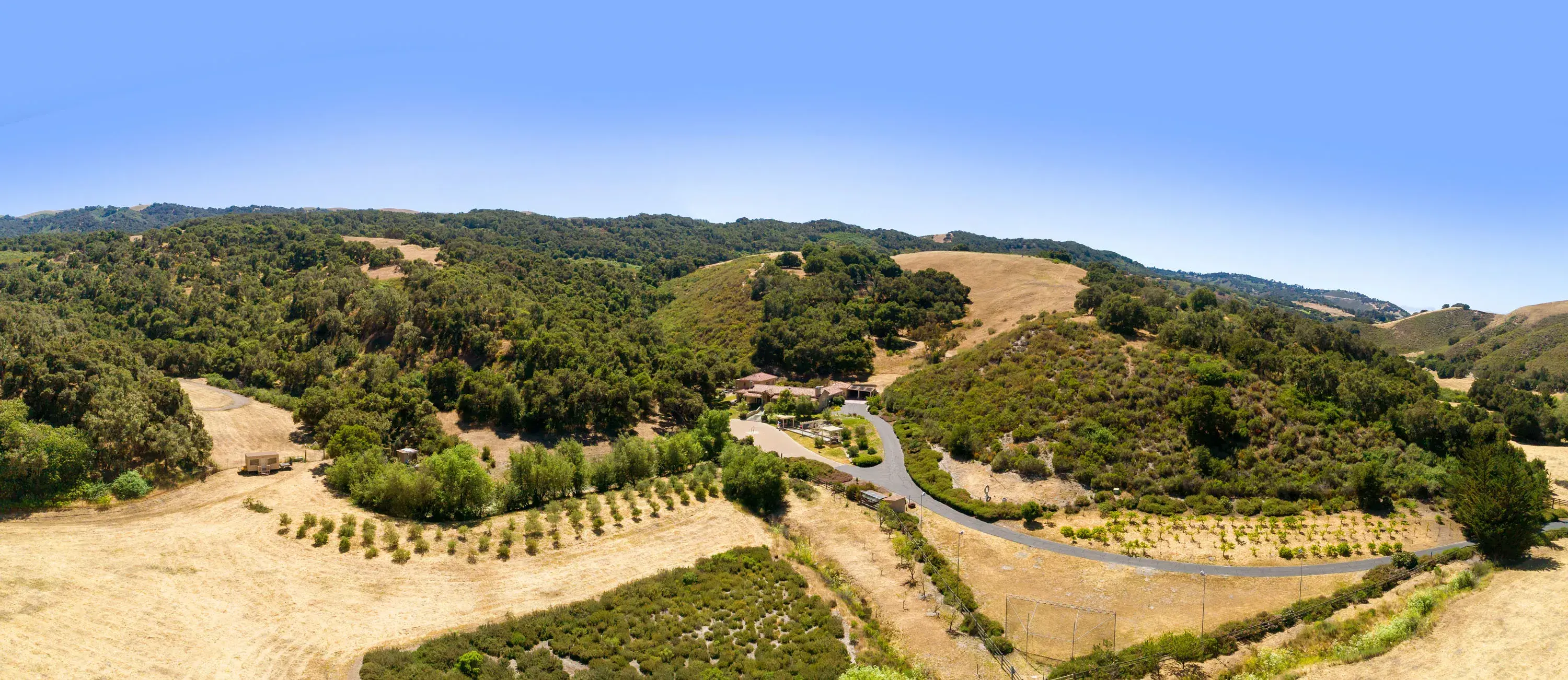 372/384 Corral De Tierra Road, Monterey, California 93908 - hidden-valley-ranch-384-corral-de-tierra-road-salinas-california01_h0ex4v
