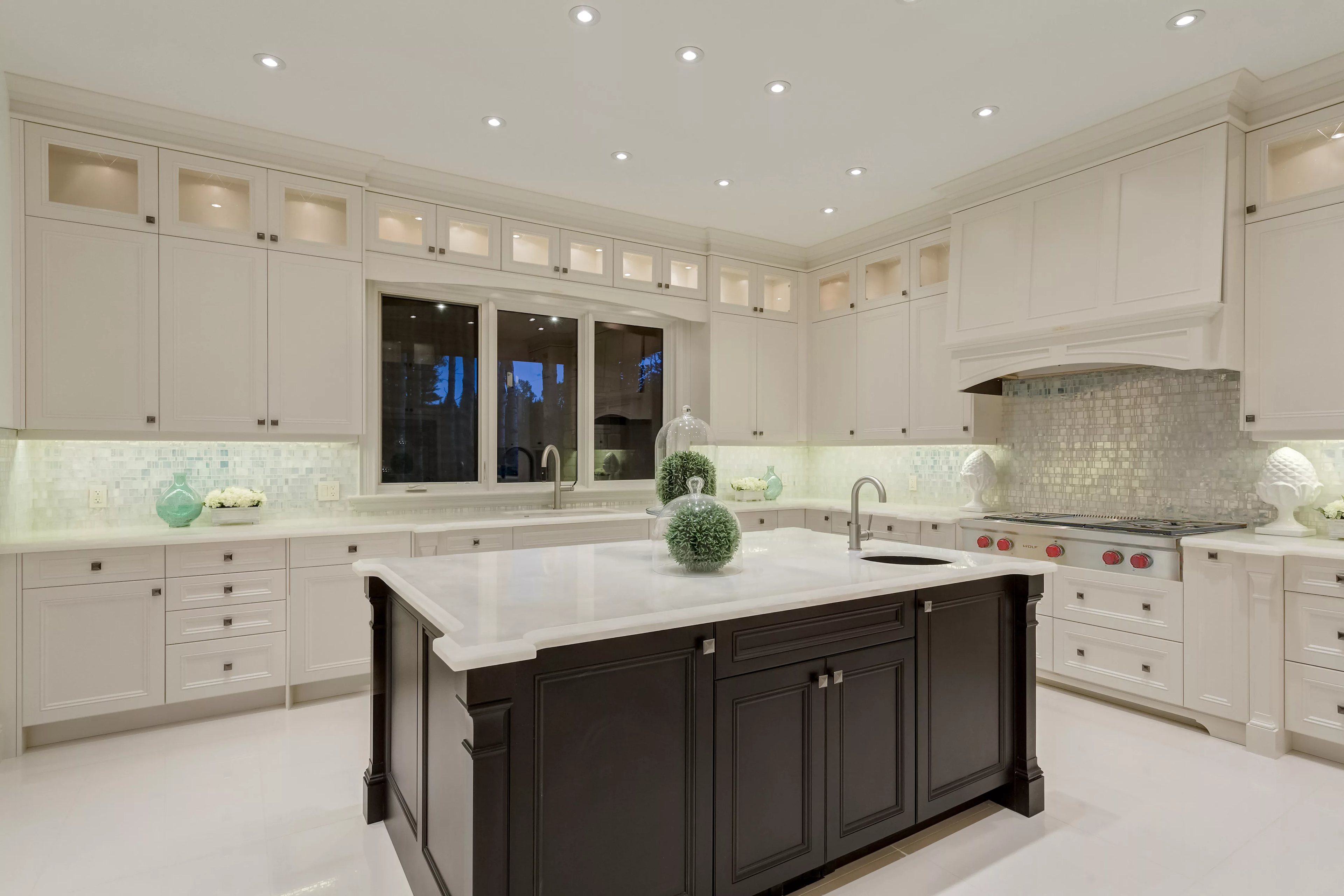 302 Hawk's Nest Hollow, Priddis, Alberta T0L 1W0, Canada - 302-hawks-nest-hollow-priddis-alberta-luxury-real-estate-3_zwe7iu