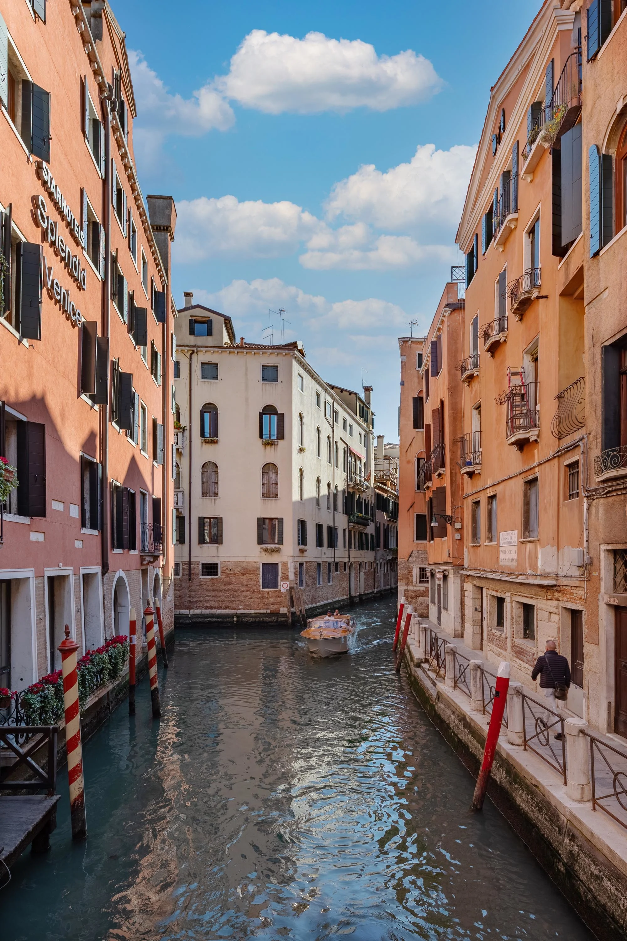Calle Gregolina, Venice, Venezia 30127, Italy - calle-gregolina-998-venezia-venice-italy30_o7ekks