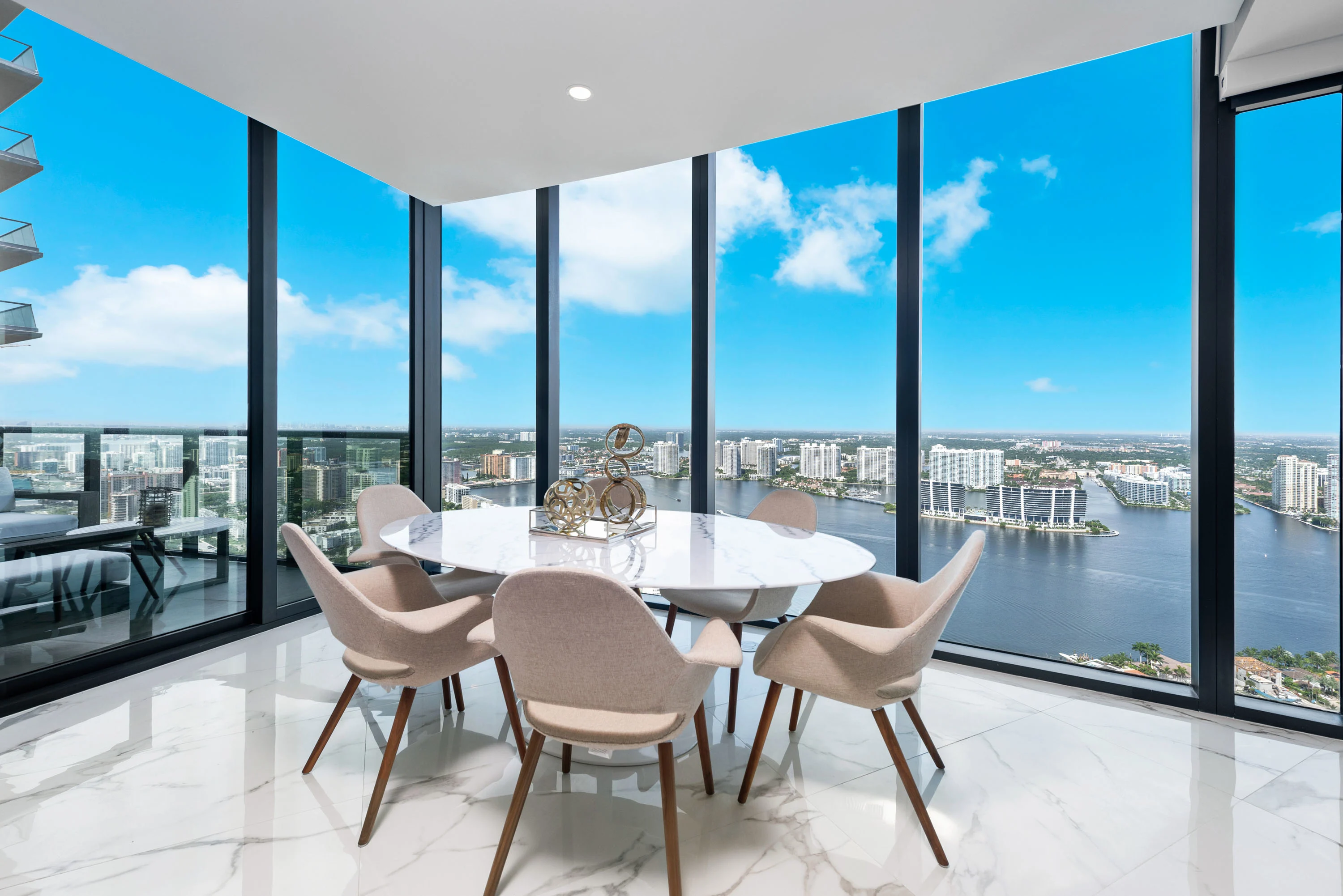 18555 Collins Ave, Apt 4603, Porsche Design Tower, Miami, Florida 33160 - 18555-collins-avenue-apartment-4603-sunny-isles-beach-florida07_izmpcm