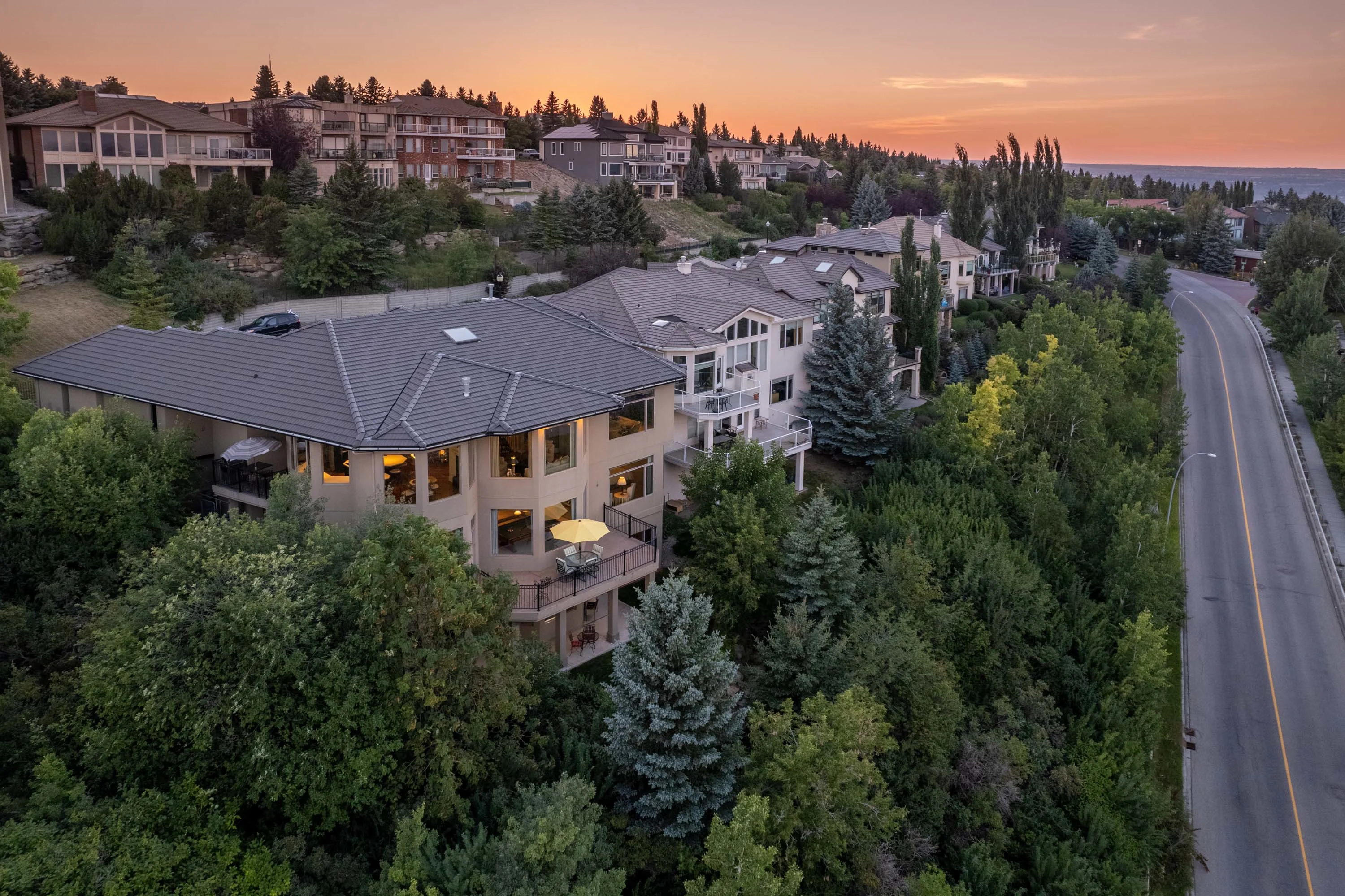 42 W Patina Ln SW, Calgary, Alberta T3H 3N4 , Canada - 42-w-patina-lane-35_yf7zcn