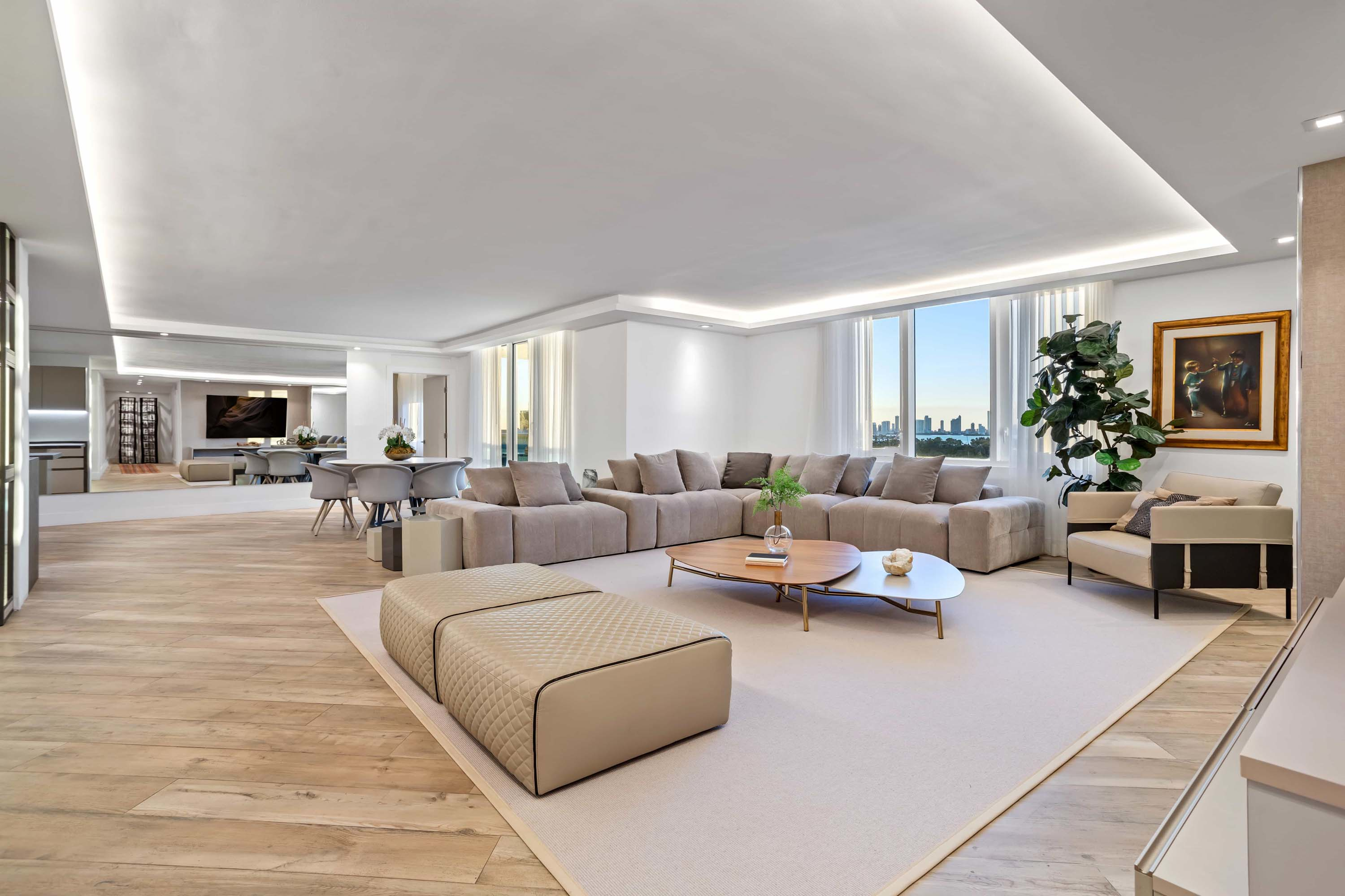 06 2301 Collins Ave Apt 1432 - Luxury Real Estate - Concierge Auctions