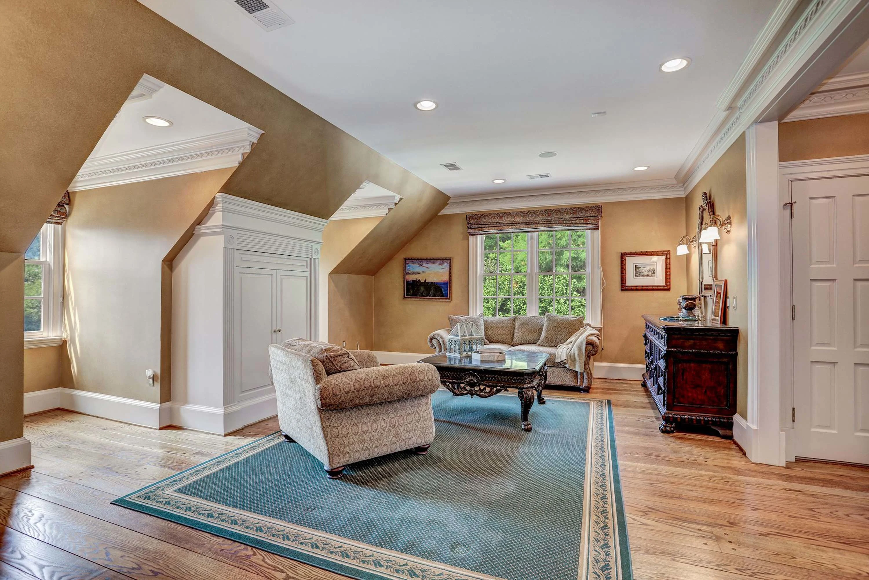 7984 Georgetown Pike, Near Washington D.C., Virginia 22102 - 7984-georgetown-pike-mclean-virginia25_rpq5ro