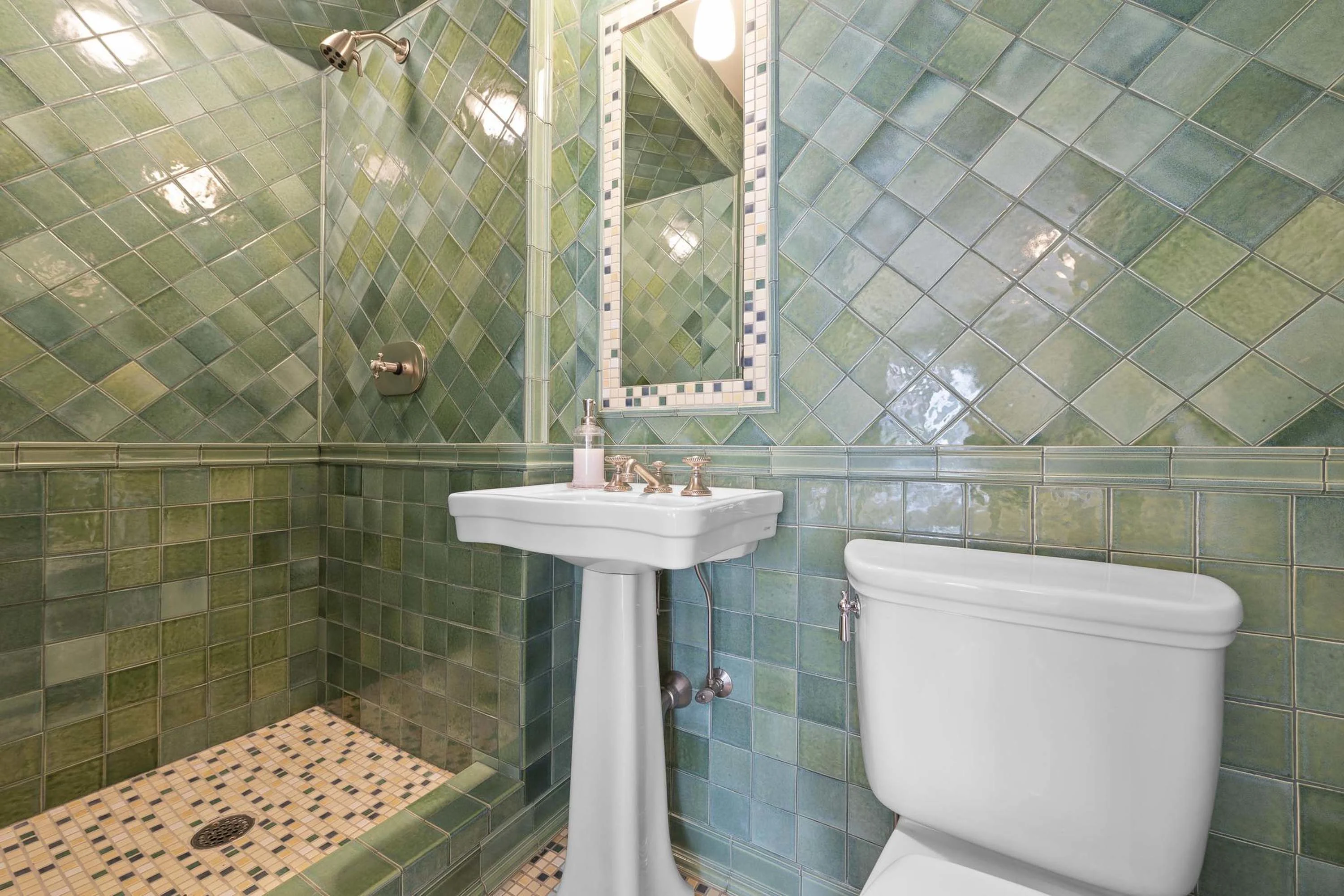 162 East 63rd Street, Upper East Side, New York, New York 10065 - 27_-_162-east-63rd-street-new-york-ny-usa-007_mfomcc