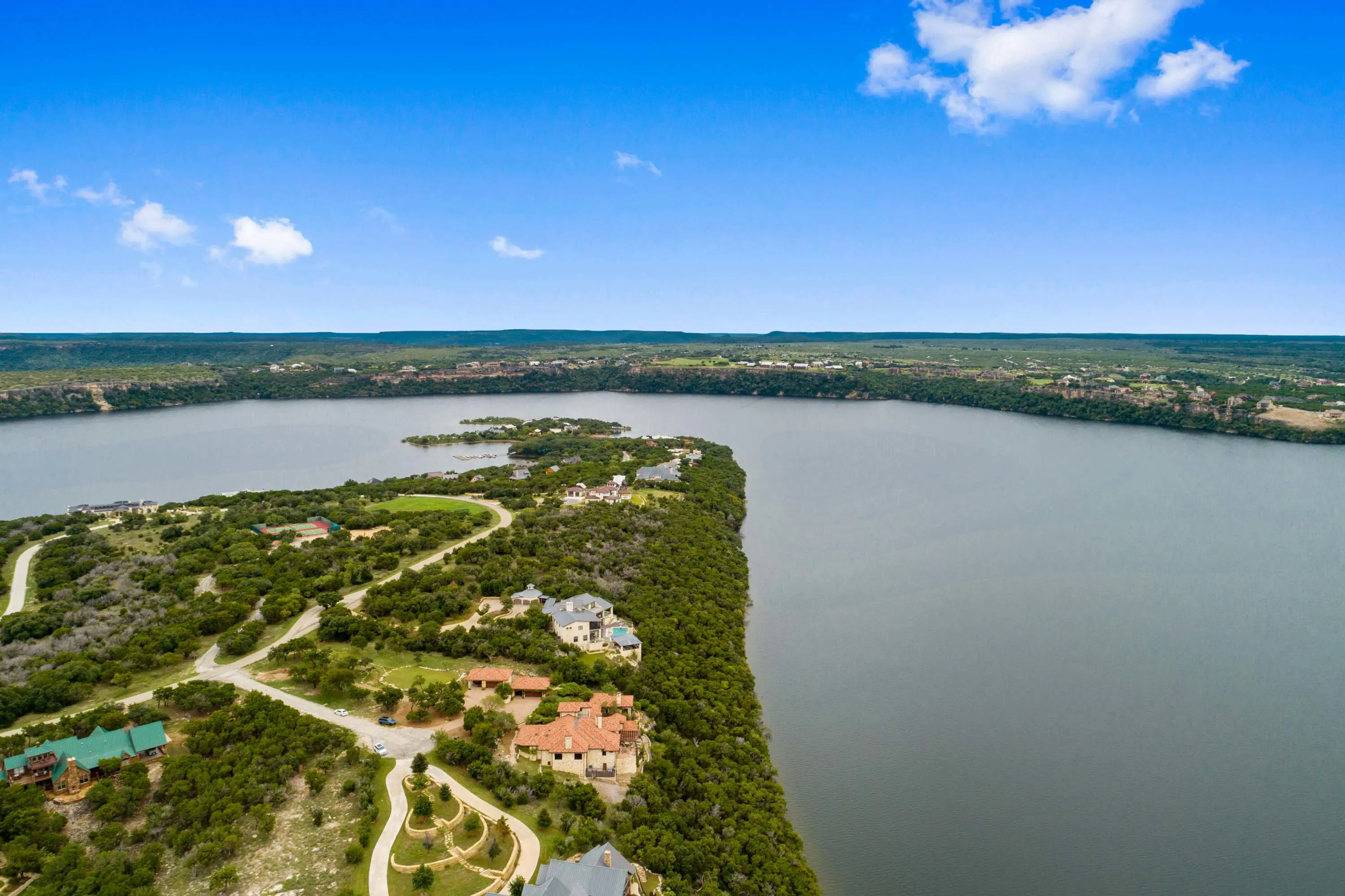 02 1011 Lakeview Point Drive - Luxury Real Estate - Concierge Auctions