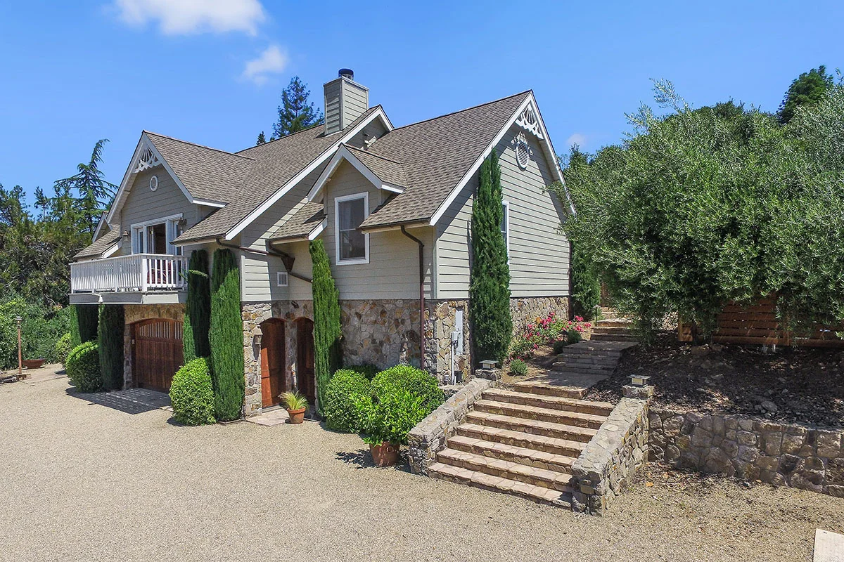 2618 & 2620 Silverado Trail North, Saint Helena, California 94574 - St-Hel-CA39_c89xfw