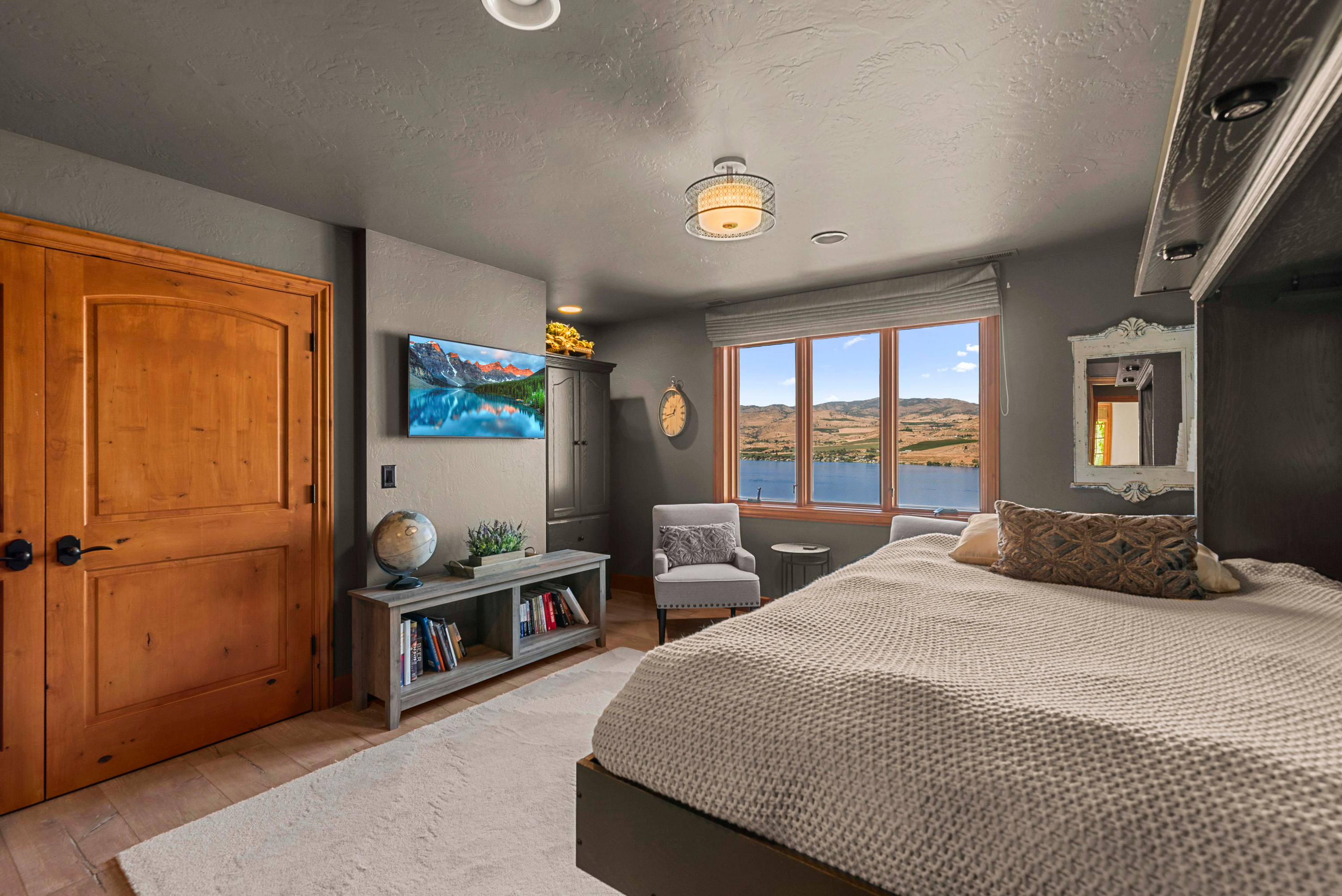 Lake Chelan Winery Empire 24