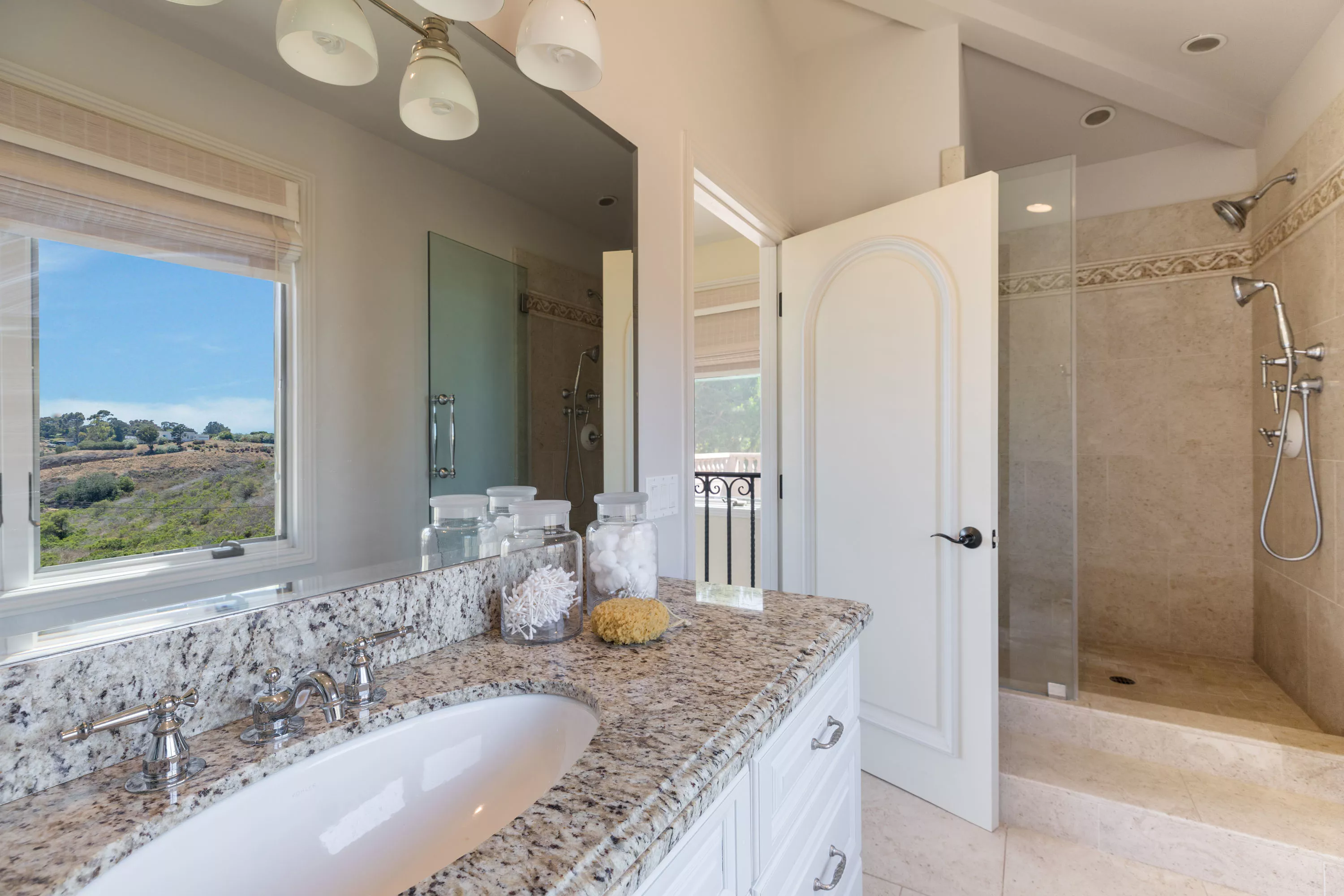 6401 Zumirez Drive, Malibu, California 90265 - 6401-zumirez-drive-malibu-california32_k8erhf