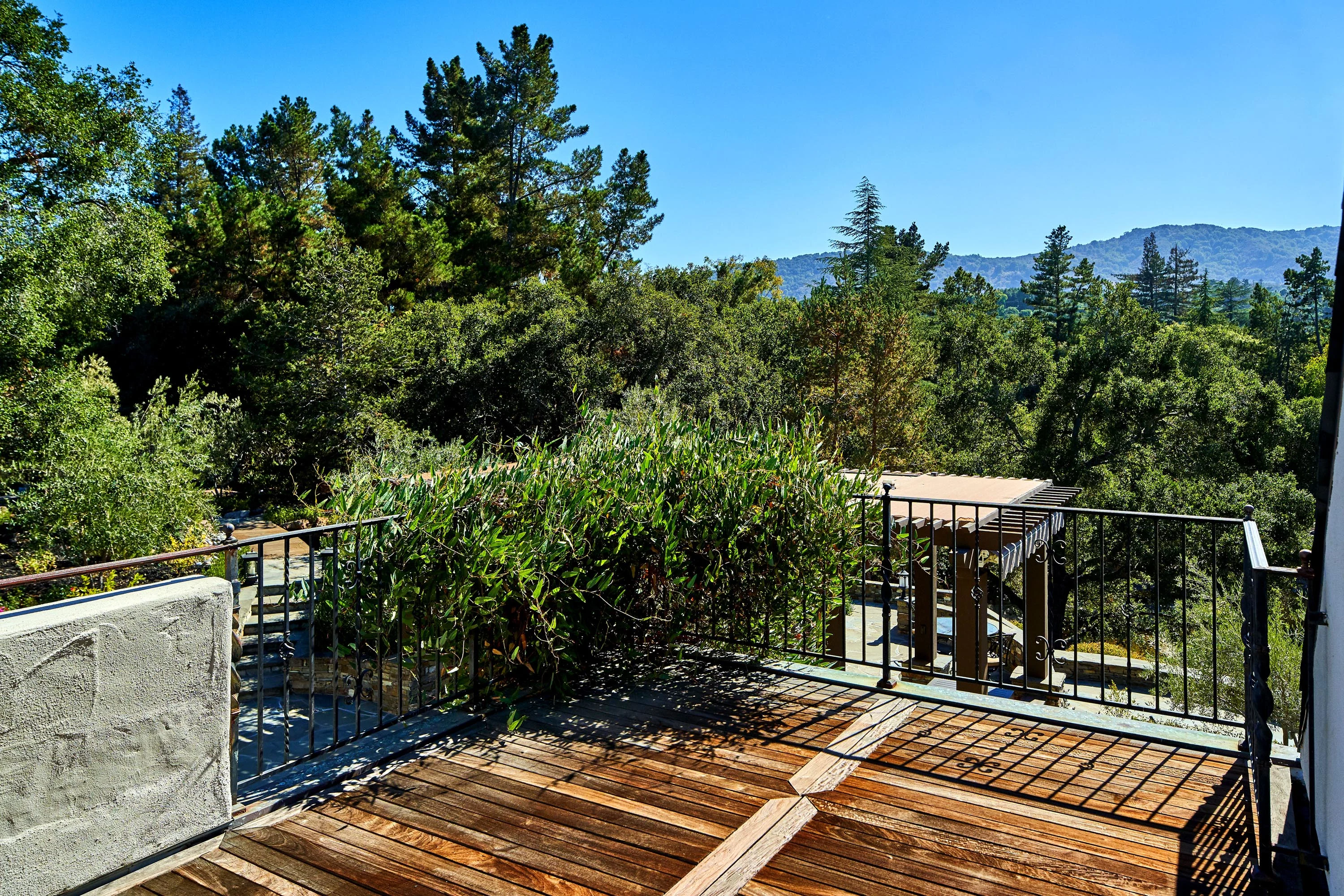 690 Loyola Drive, Silicon Valley, California 94024 - 690-loyola-drive-los-altos-hills-california31_w00qhe
