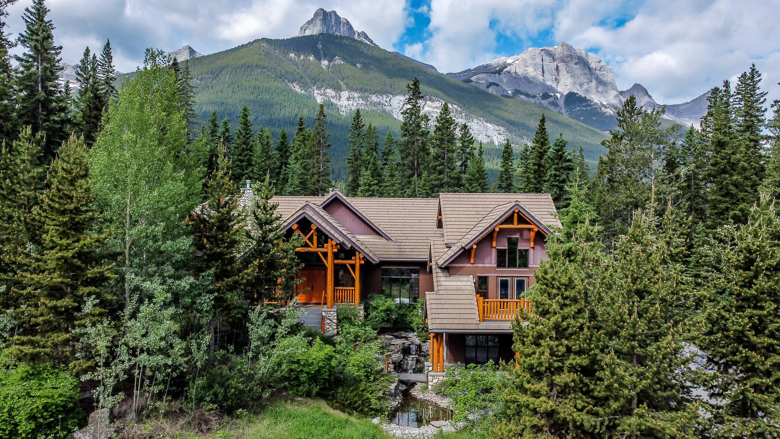 251 Miskow Close, Canmore, Alberta T1W 3G7, Canada - 251-miskow-close-canmore-alberta-canada01_srdae5