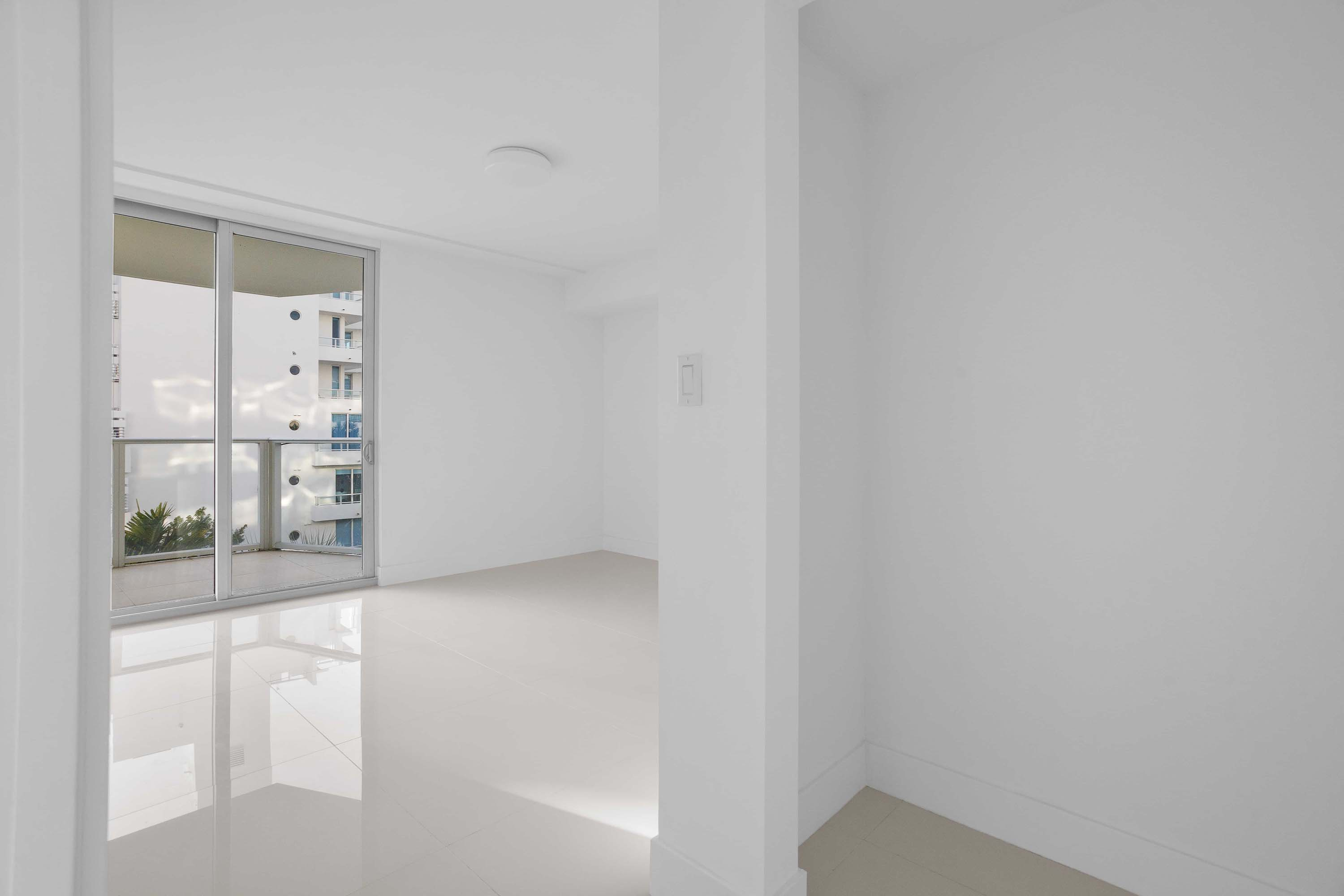 17 Unit 402 1150 101st Street - Luxury Real Estate - Concierge Auctions