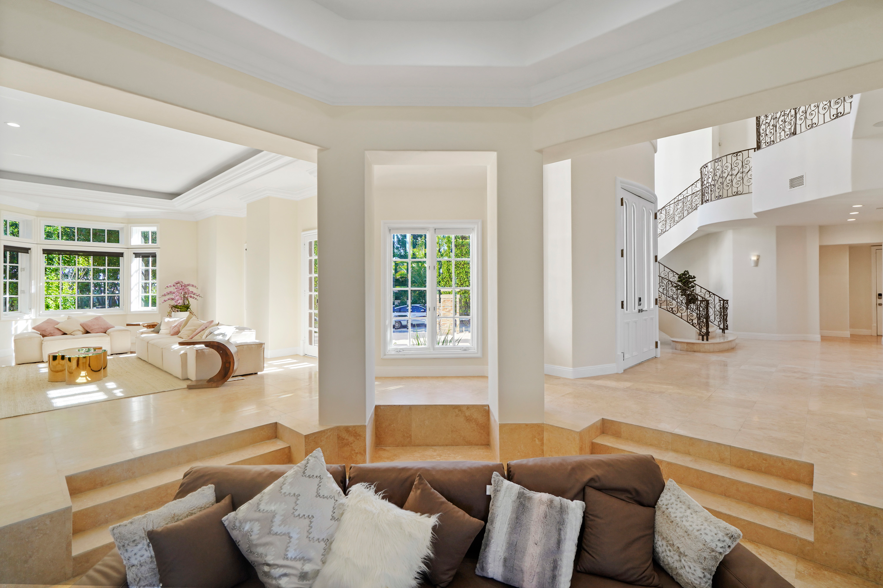 07 13320 Mulholland Drive - Luxury Real Estate - Concierge Auctions