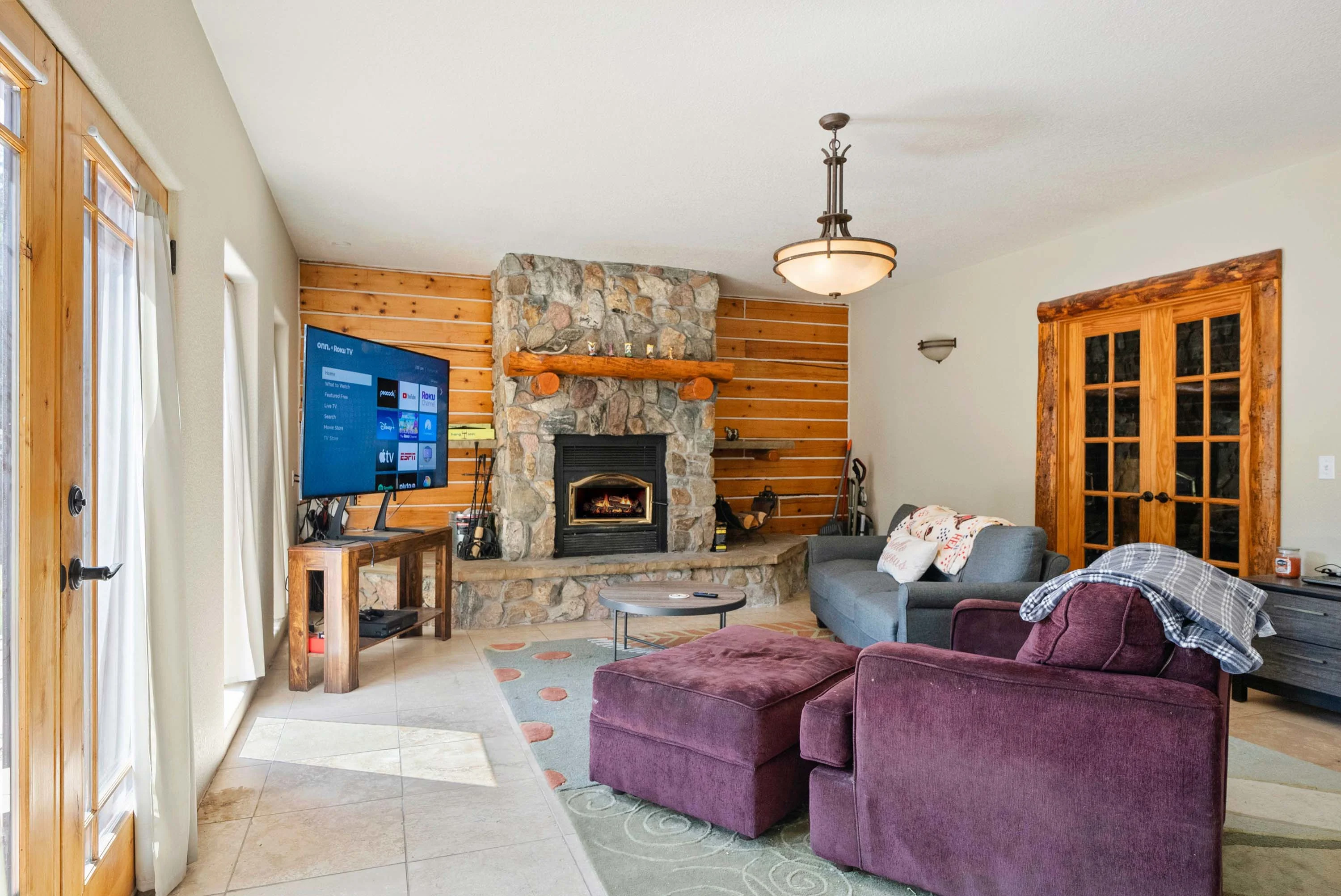 The Second Chance Ranch, 9141 Mountain Ranch Road & 31652 Shadow Mountain Drive, Conifer, Denver Area, Colorado 80433 - 48_-_31652_Shadow_Mountain_Dr._Family_Room_hhx7x5