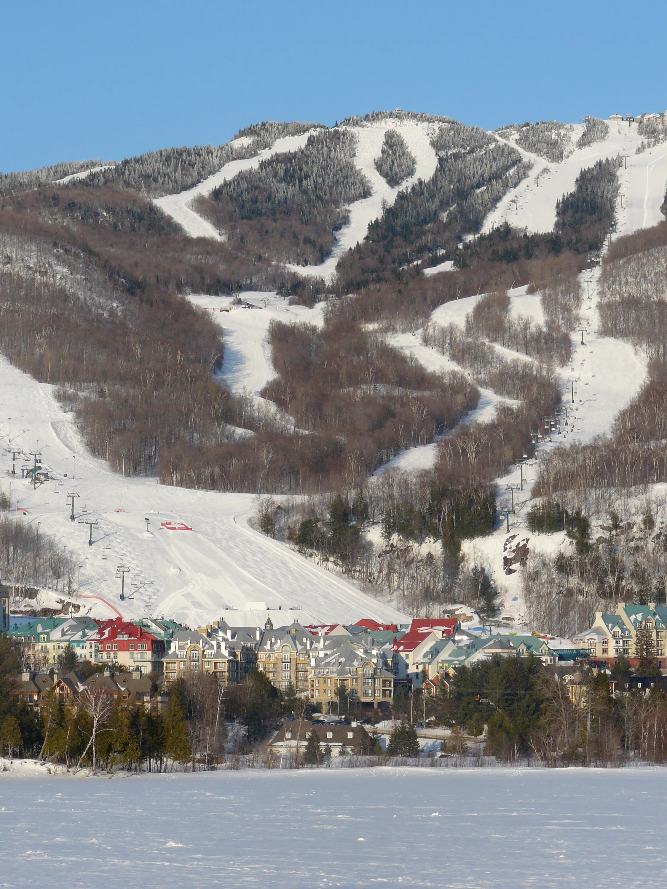 11 Chemin Killarney, Mont-tremblant, Quebec J8E 0C8, Canada - 11_Chemin_Killarney_Mont_Tremblant_Quebec_Canada39_uw2inz