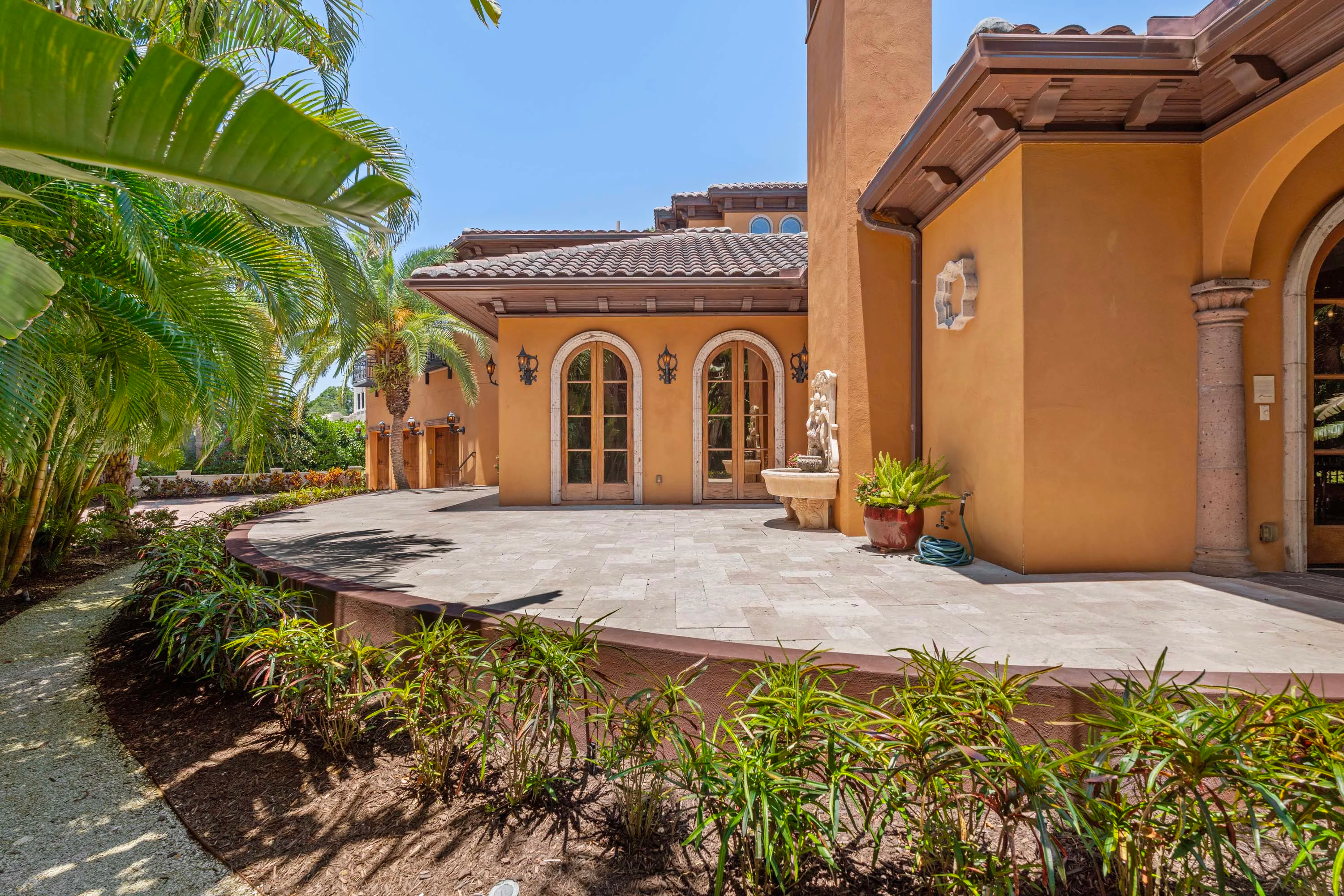 1924 Lincoln Drive, Sarasota, Florida 34236 - 26_-_1924_LNCOLN_RD_HR_ADJ_011_zkwat6