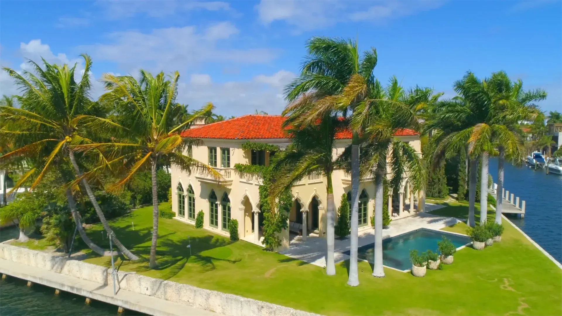 Stroll through sunlit loggias, glimpsing sparkling blue vistas of the Intracoastal Waterway through carved lancet arches. Surrender your senses at Casa Bella Fortuna. Take a luxurious swim enveloped in the warm saltwater pool, enchant guests with al fresc
