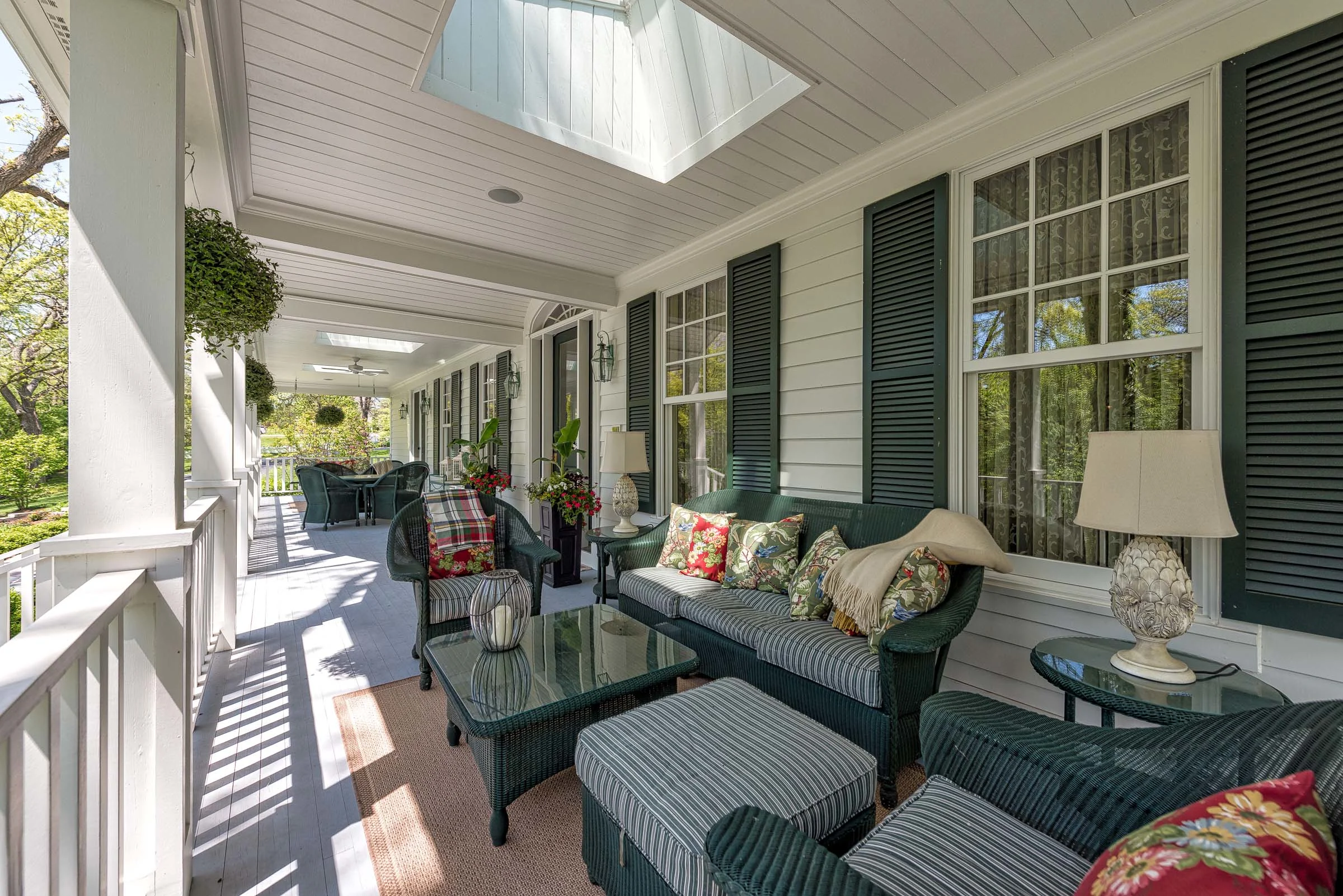 1S415 Sunnybrook Road, Near Chicago, Illinois 60137 - 1S415-sunnybrook-road-glen-ellyn-illinois_10_vxywza