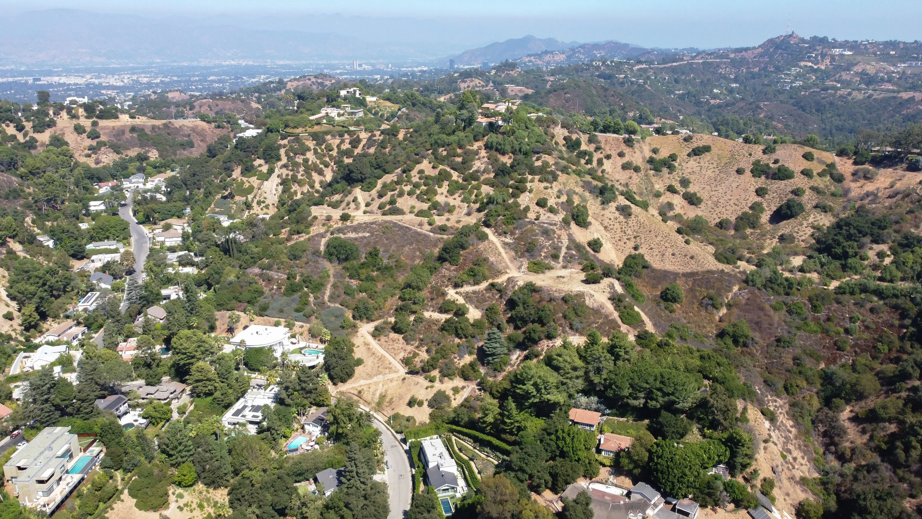 2980 Hutton Drive, Beverly Hills, California 90210 - 2980_Hutton_Dr_02_kptqgt