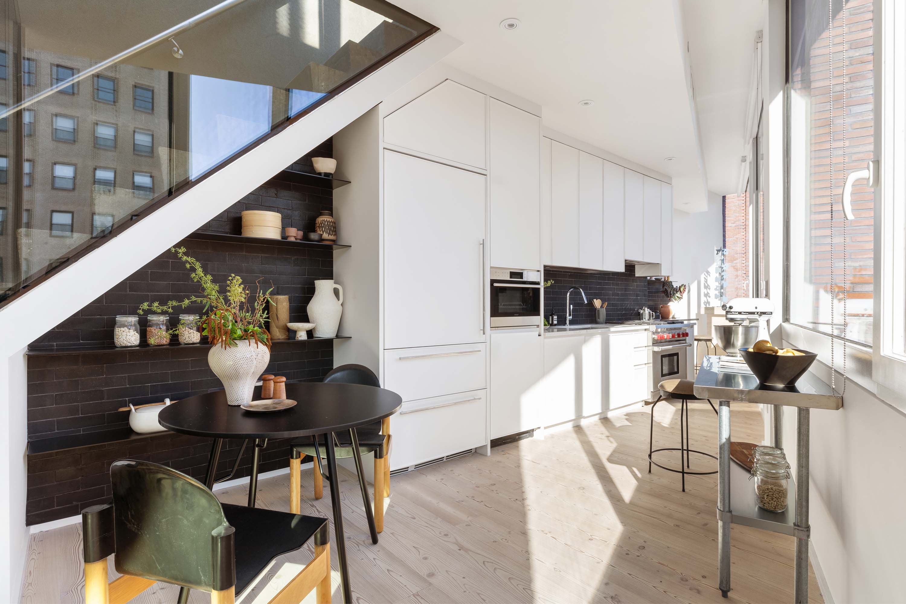 Photo inspiration: Curated Concierge Auctions Rare Boutique Tribeca Penthouse In New York City Gallery View 24