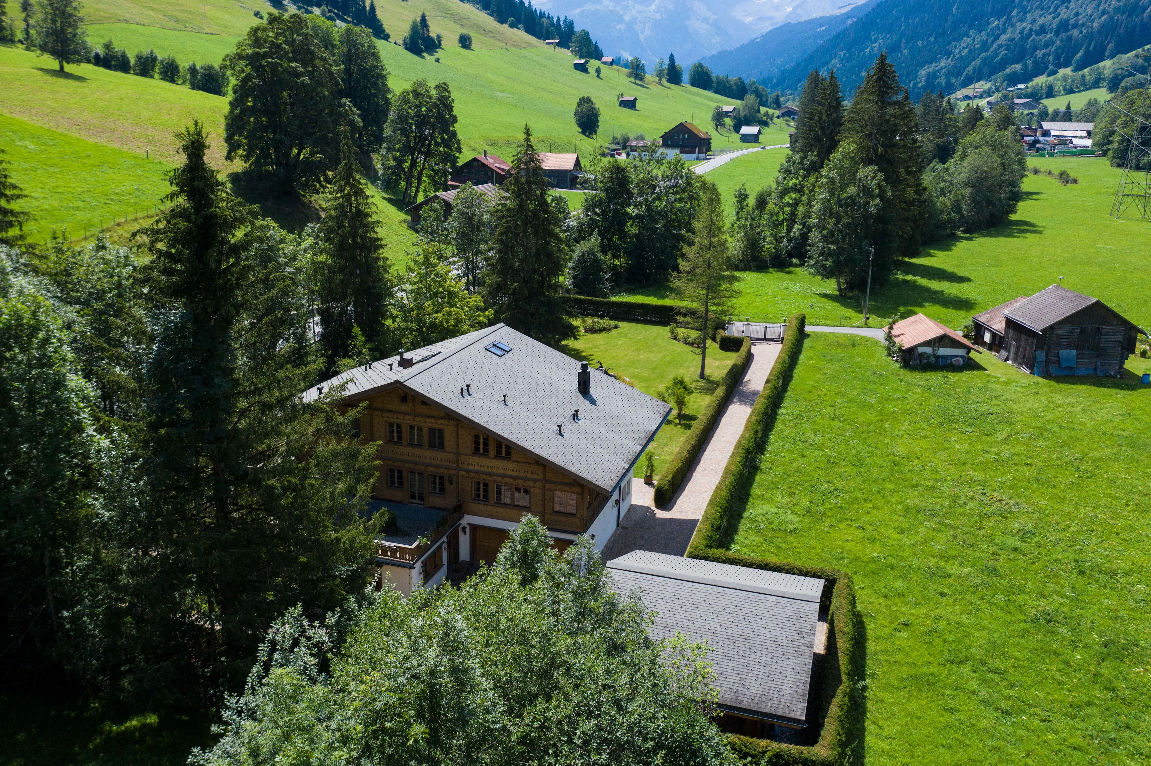 Gsteigstrasse 134, Gstaad, Bern 3783, Switzerland - vandy_20200811_GstaadAmanda_013_c0fdbs