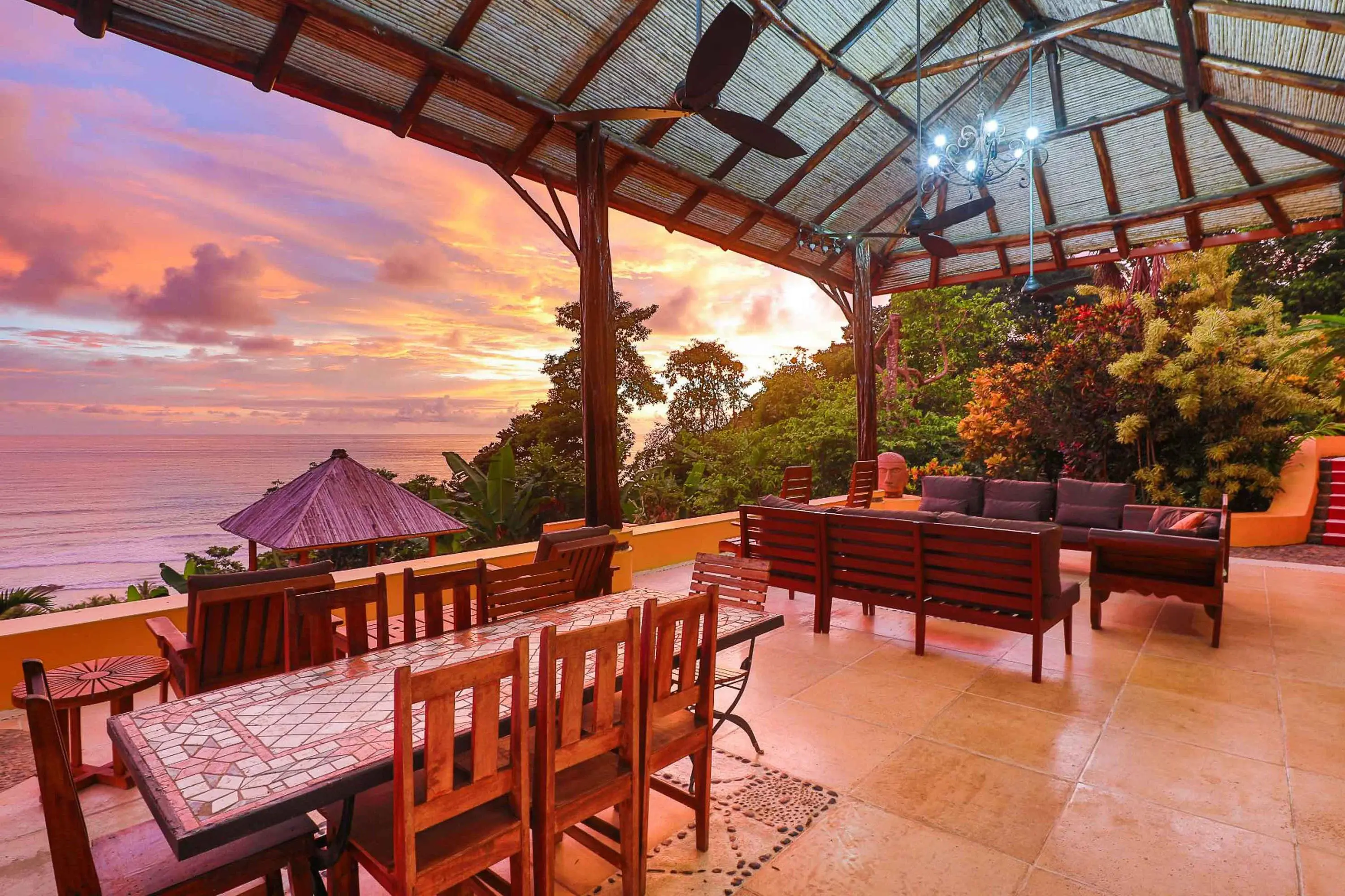 Casa Amarilla, Dominical, Costa Rica