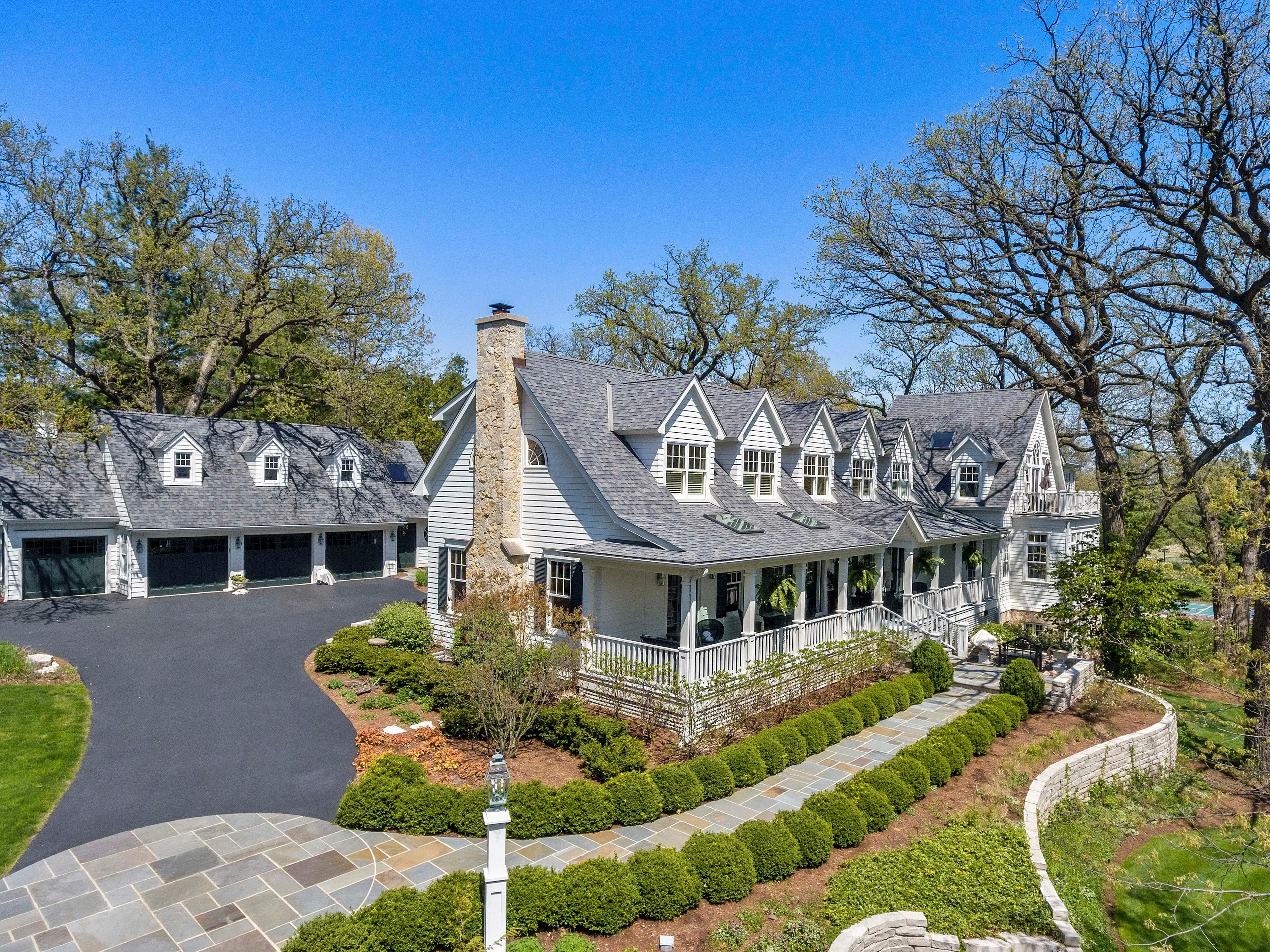 1S415 Sunnybrook Road, Near Chicago, Illinois 60137 - 1s415-sunnybrook-road-glen-ellyn-il_02_n39tiw