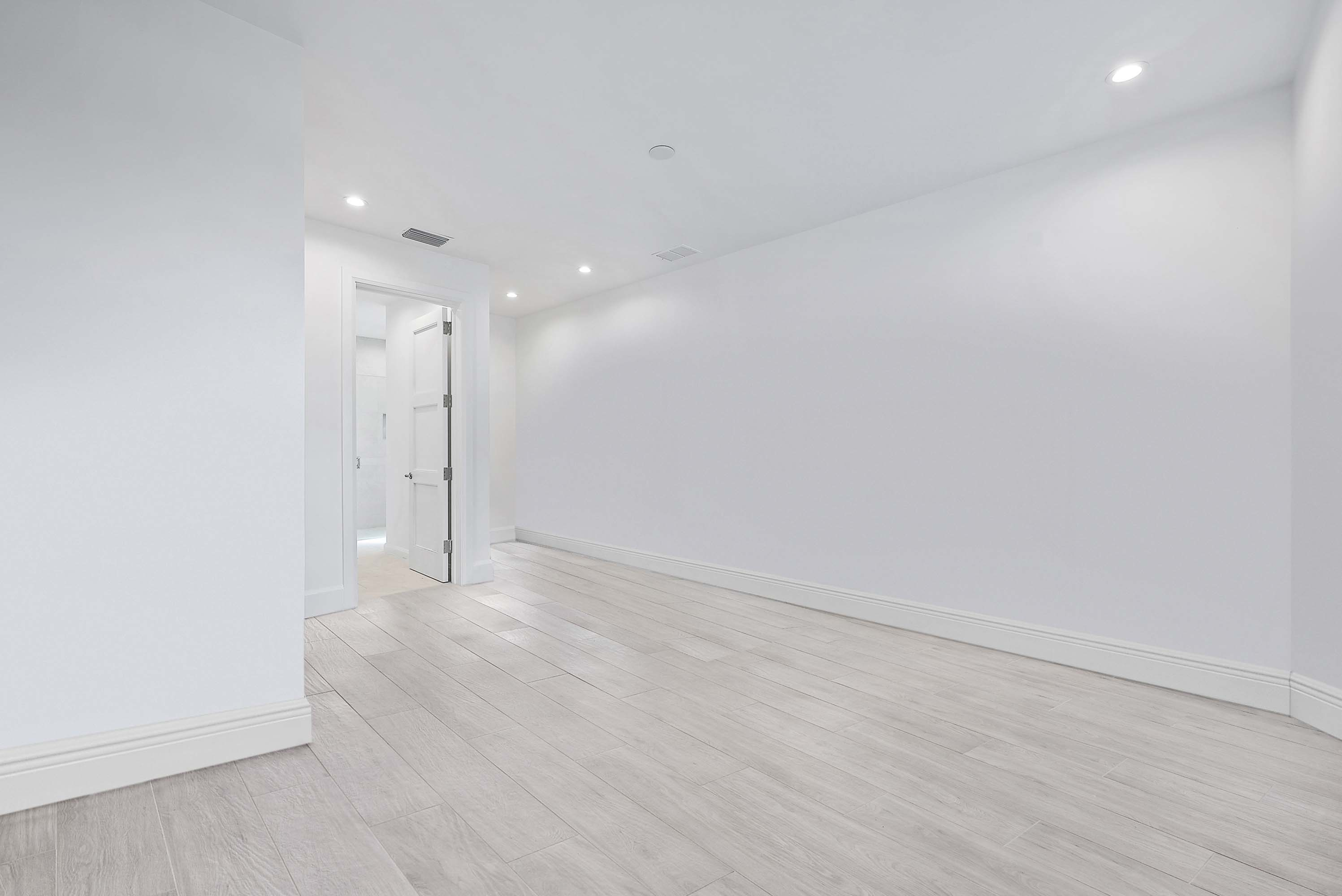 39 7916 South Ocean Drive - Luxury Real Estate - Concierge Auctions