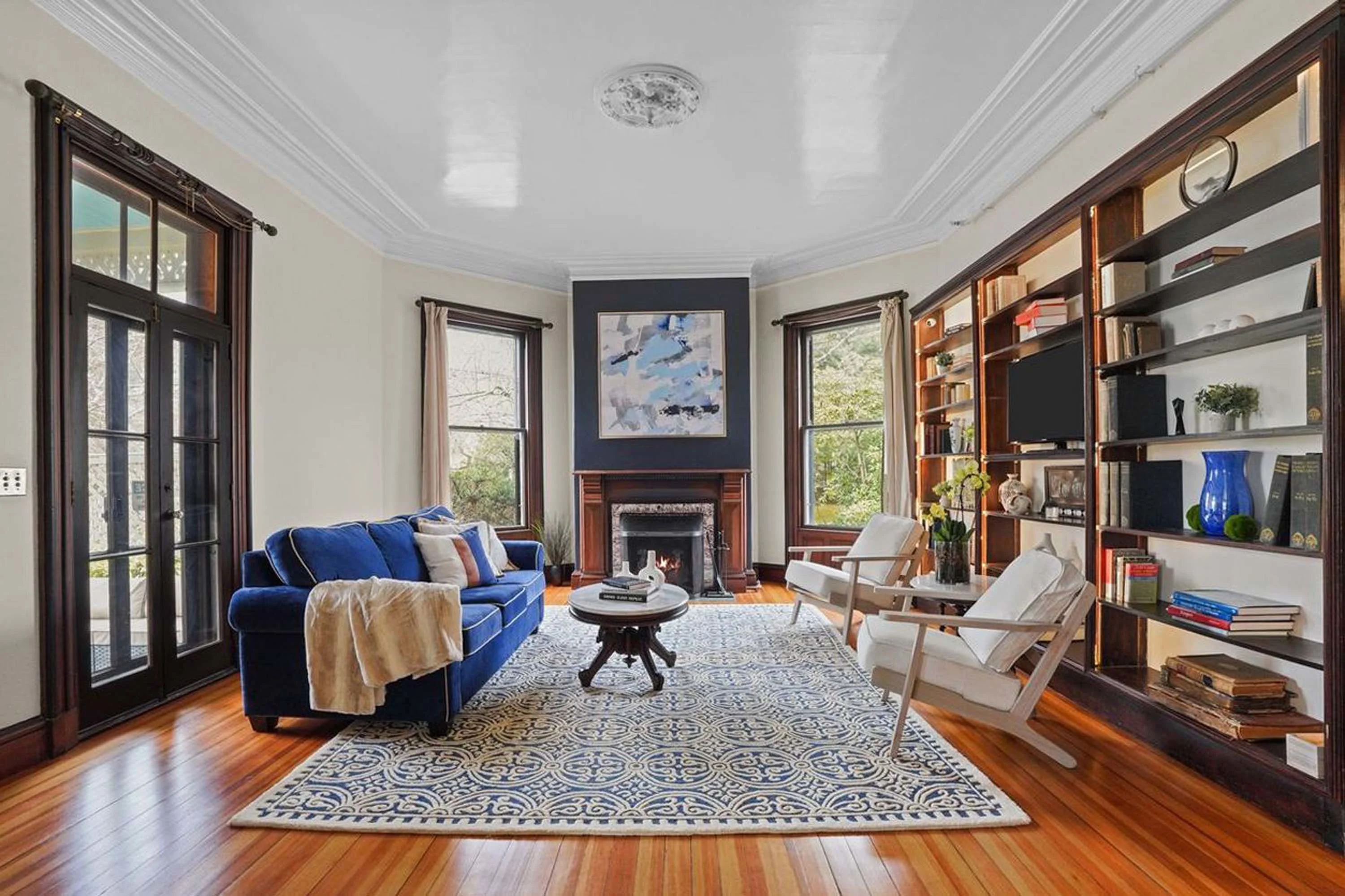 43 Old Beach Road, Newport, Rhode Island 02840 - 18_43_Old_Beach_Rd_Newport_RI_pr4mnz