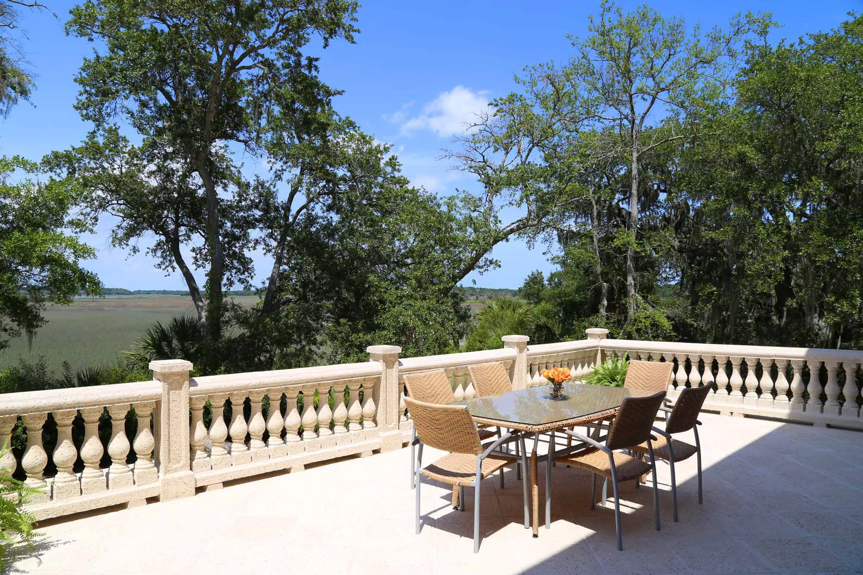 38 Spanish Pointe Drive, Hilton Head, South Carolina 29926 - 38-spanish-pointe-drive-hilton-head-sc-luxury-real-estate-22_hzpayj