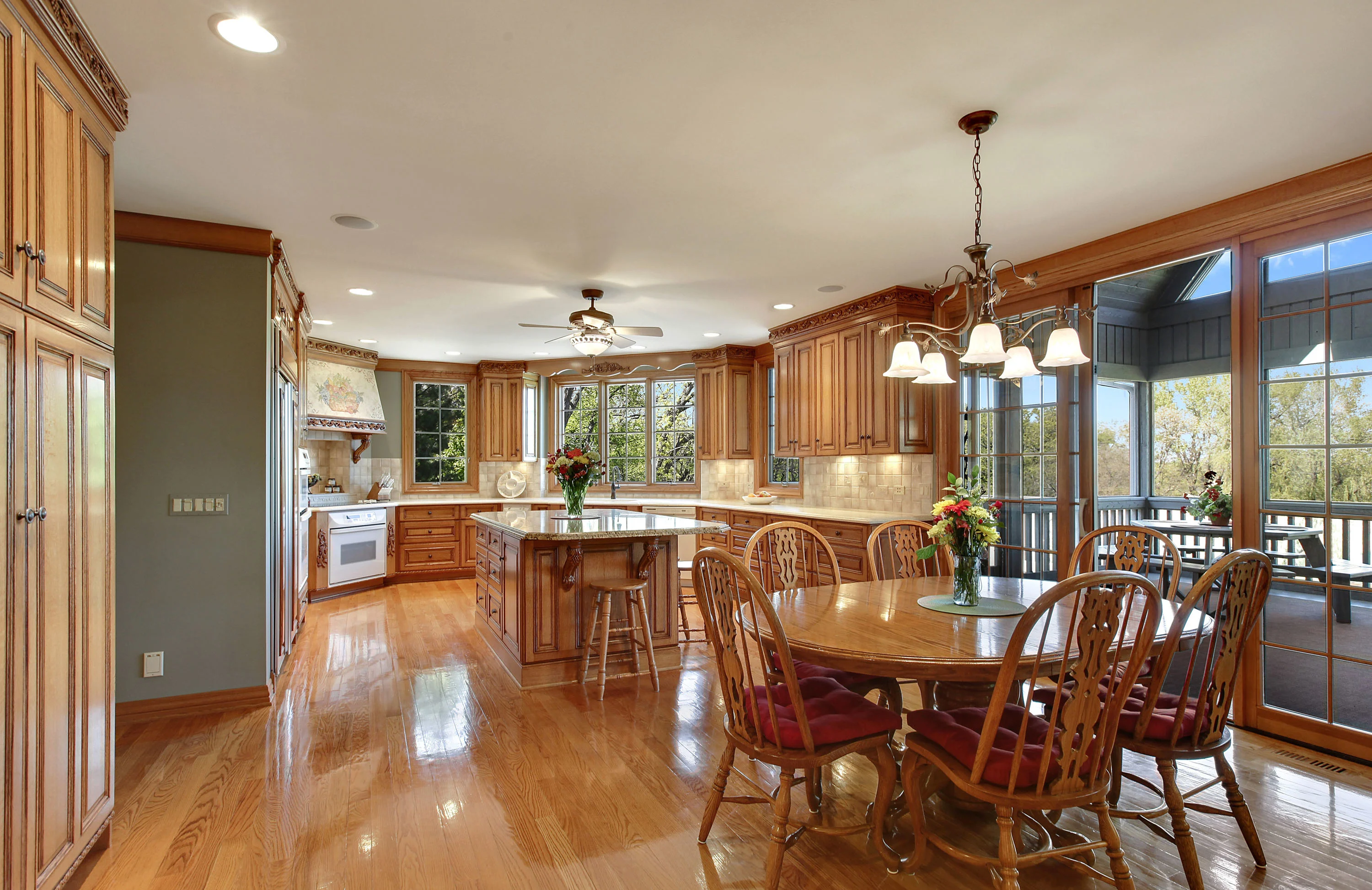 2780 Nish Road, Crystal Lake, Illinois 60012 - 2780-nish-road-crystal-lake-illinois06_vwmjft