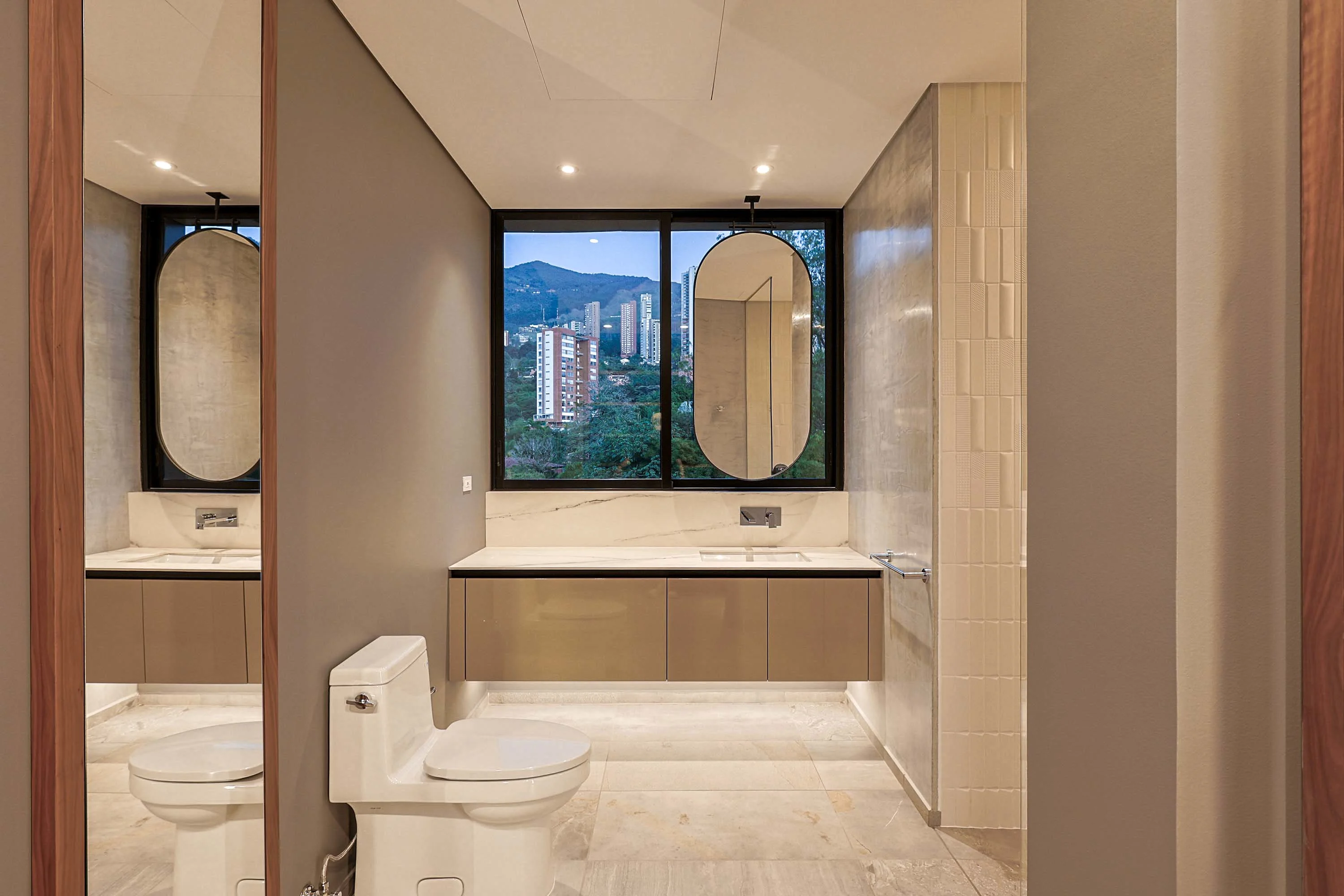 Black 8 Penthouse, Medellin, Antioquia , Colombia - 12_-_Apto-1698_uqu4zs