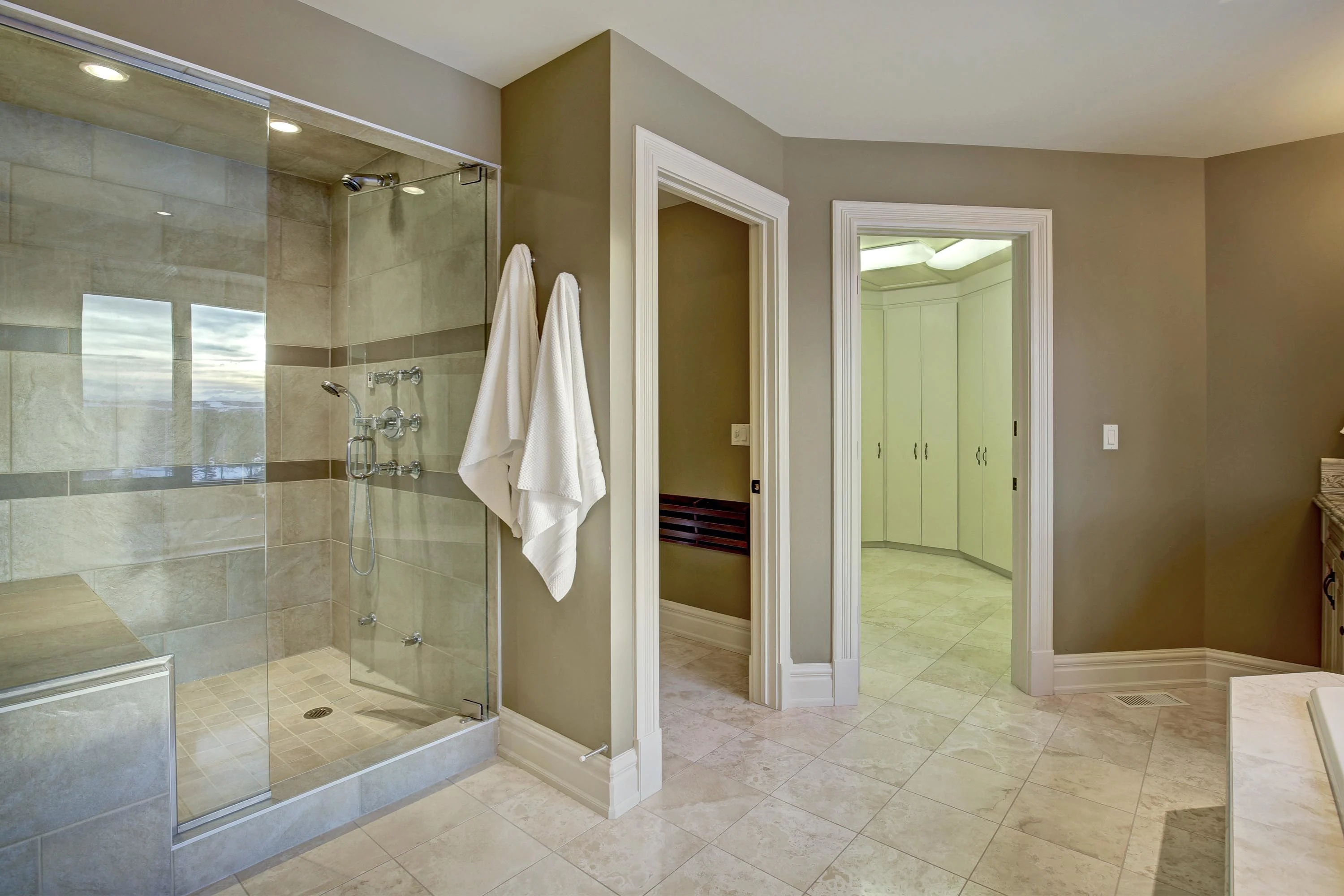 82031 202 Avenue West, Calgary, Alberta T1S 2X2, Canada - 82031-202-avenue-w-foothills-alberta-canada23_unmtxi