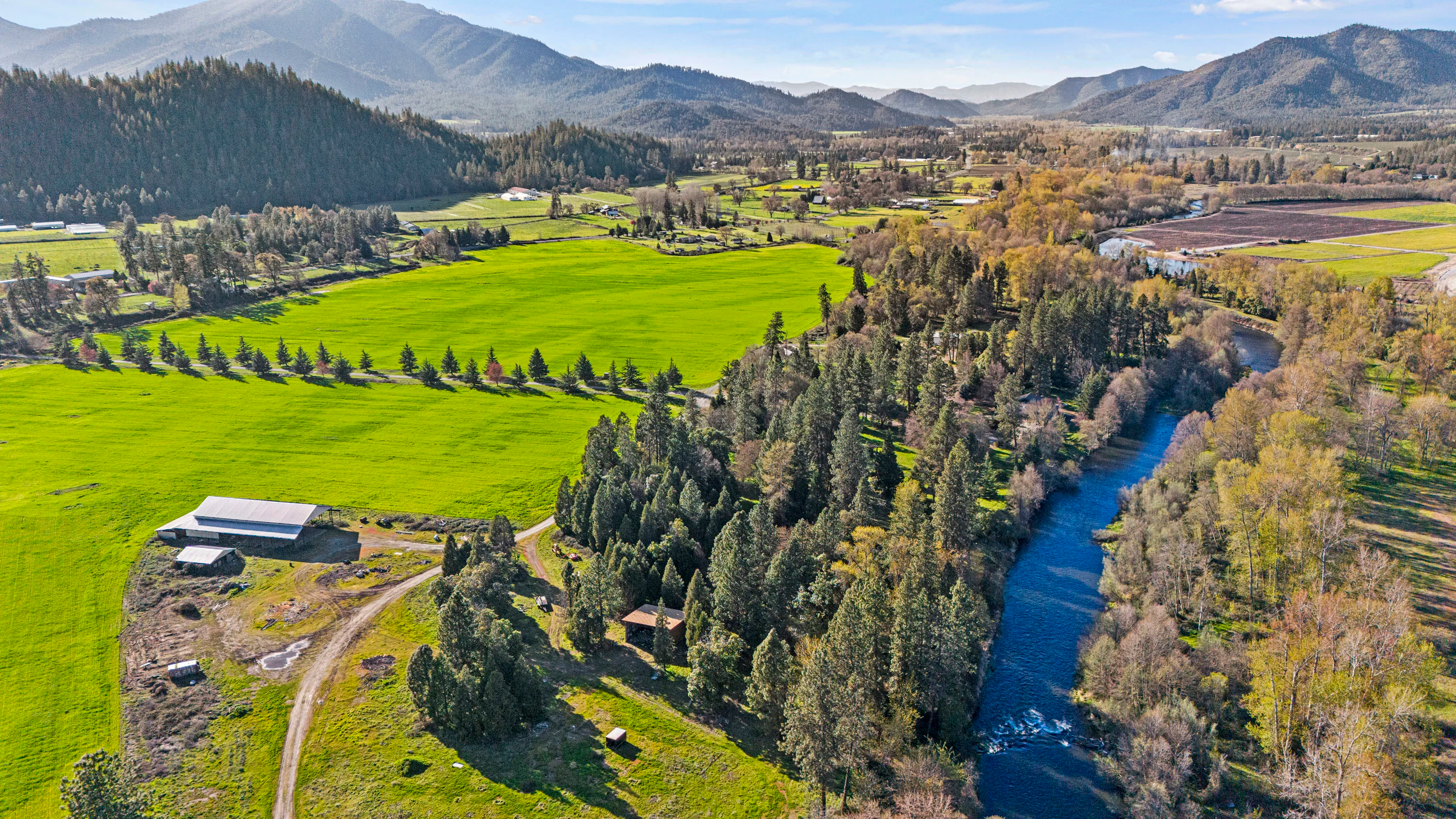 15855  Highway 238, Grants Pass, Oregon 97527 - 15577_Hwy_238_Grants_Pass_OR_01_gm9wz3