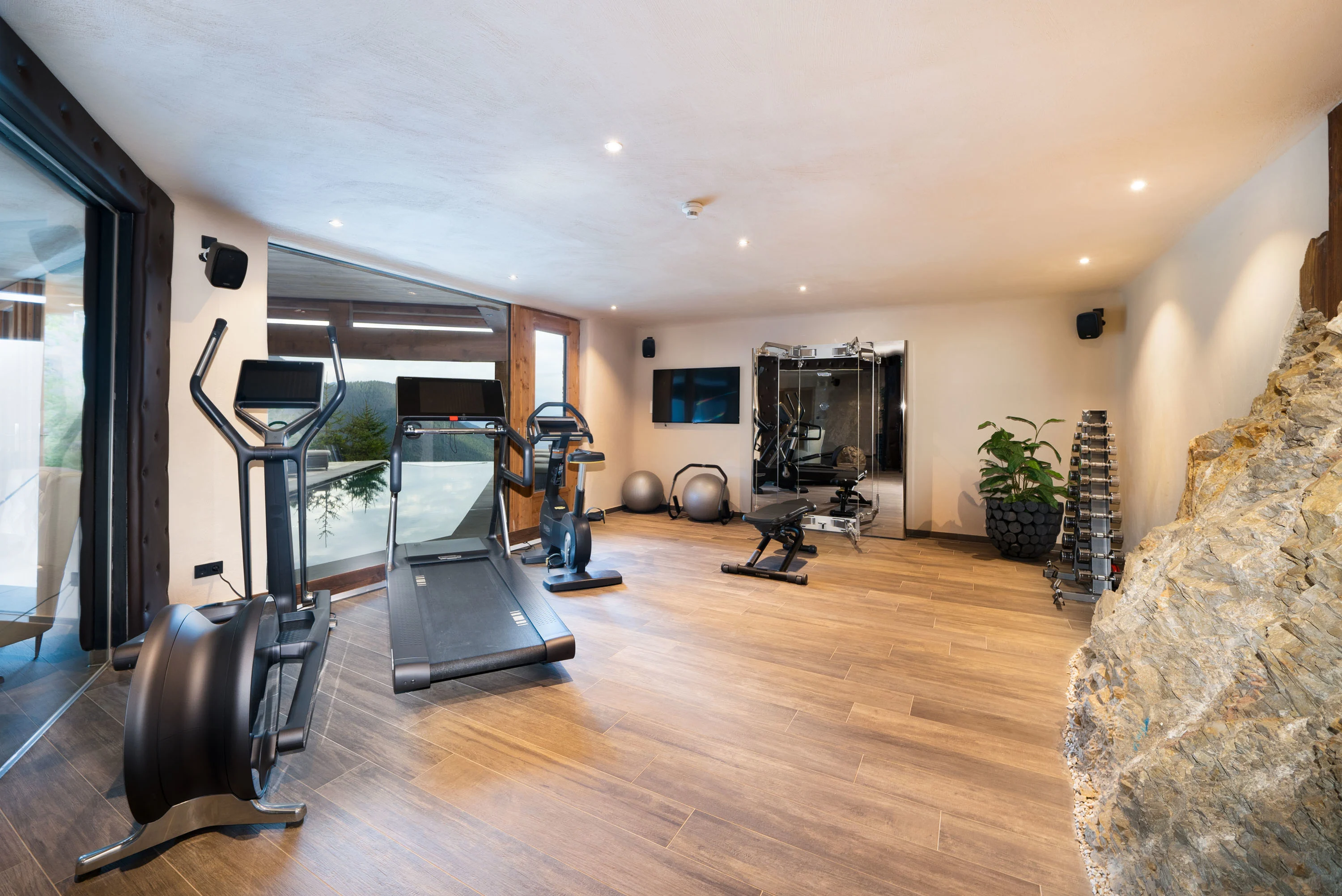 Luxury Mountain Chalet, Seefeld, Austrian Alps, Tirol , Austria - luxury-mountain-chalet-tirol-seefeld-austria46_sniuzh