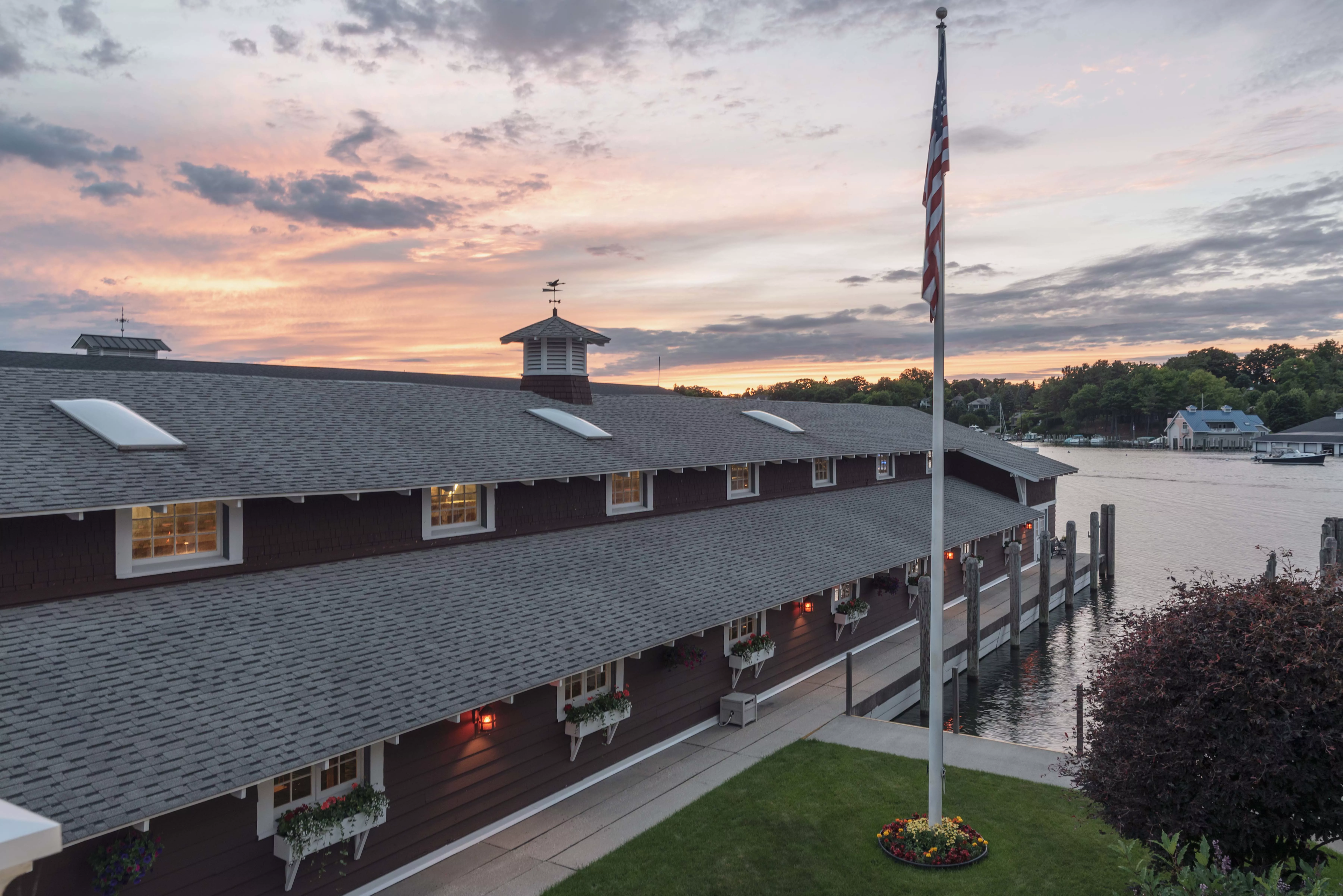 313 and 315 Belvedere Avenue, Charlevoix, Michigan 49720 - belvedere-charlevoix-michigan32_ibyko1