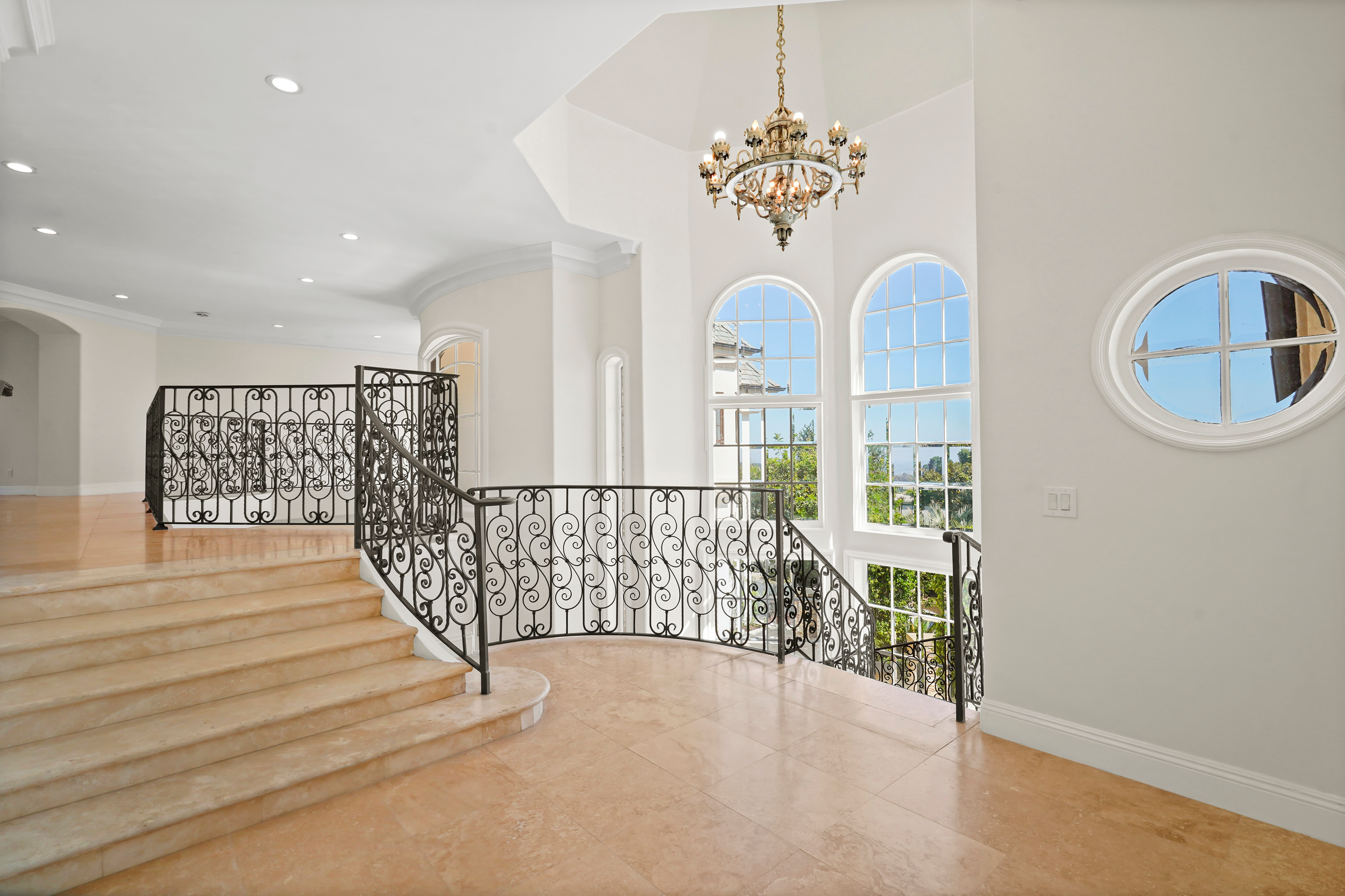 27 13320 Mulholland Drive - Luxury Real Estate - Concierge Auctions