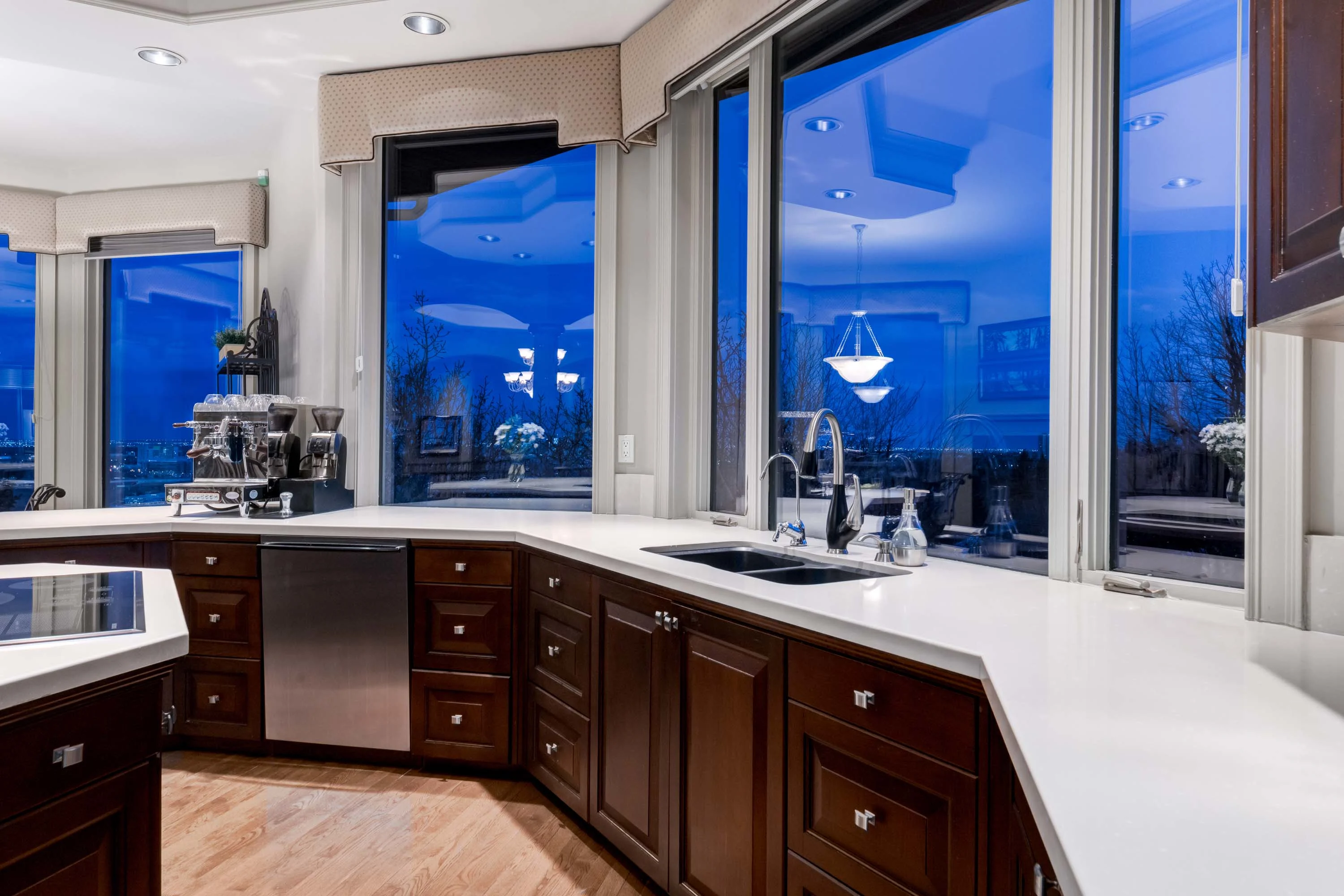 42 W Patina Ln SW, Calgary, Alberta T3H 3N4 , Canada - 42-w-patina-lane-07_mnbzi7