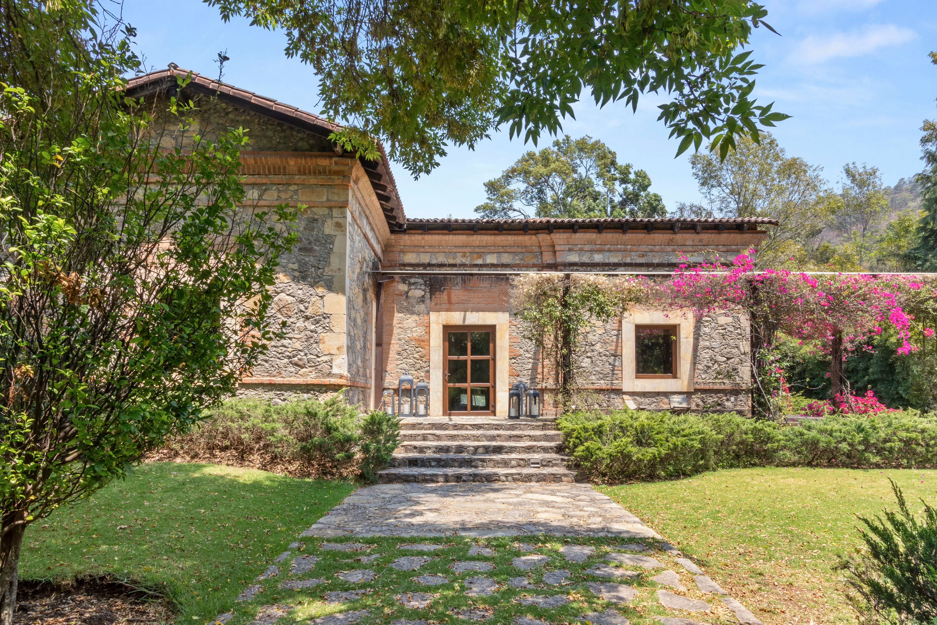Valle De Bravo, Mexico State , Mexico - Rancho_El_Salto_03_lfnius