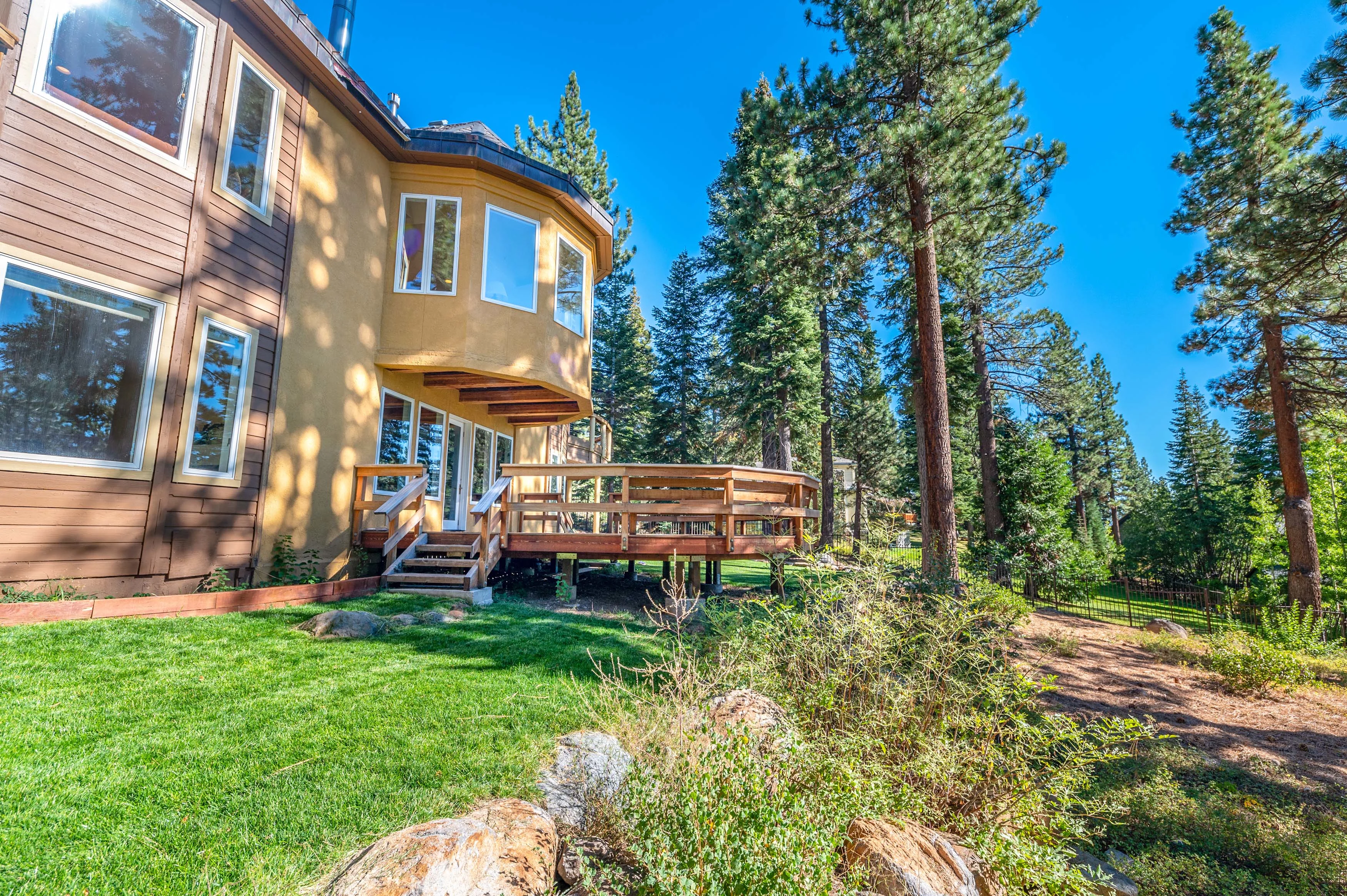 949 Fairview Boulevard, Lake Tahoe, Nevada 89451 - 949-fairview-boulevard-incline-village-nevada_31_e4fk6y