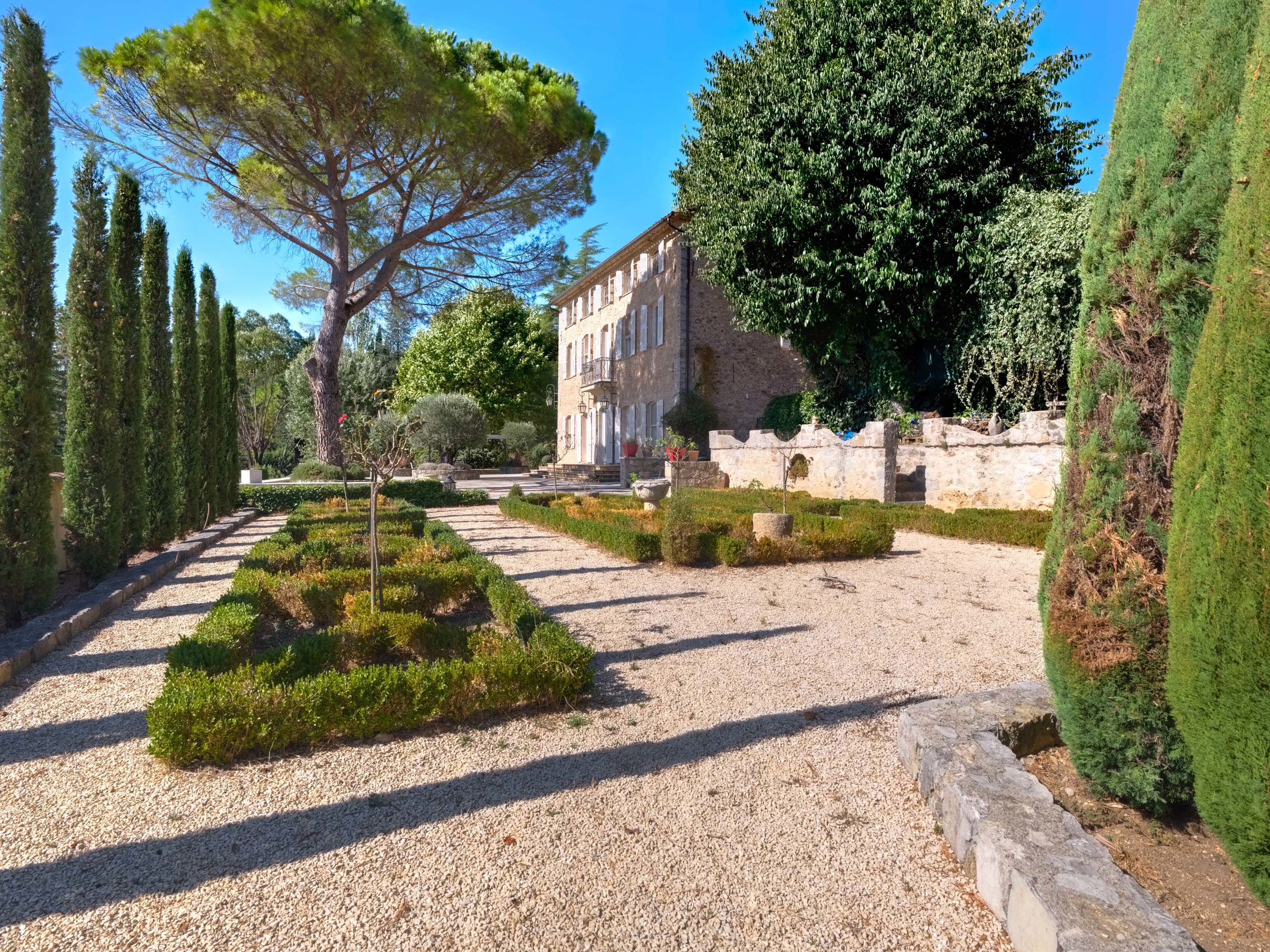 24 Château de Tournon - Luxury Real Estate - Concierge Auctions